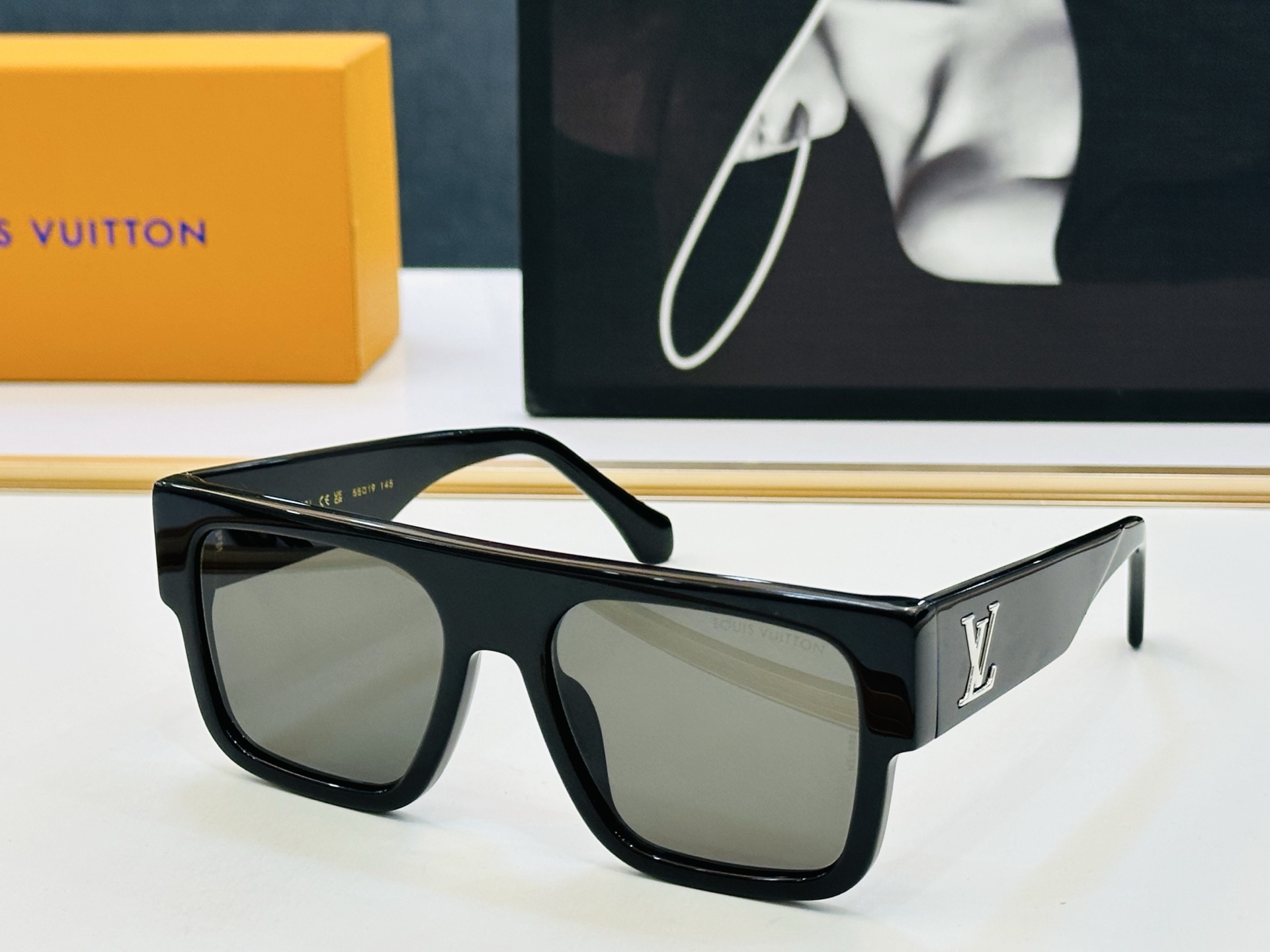 路易家 🎩Z2945W Size：55口19-145 充满活力的 展现独特个性🌟展现大气的你 B高品质 