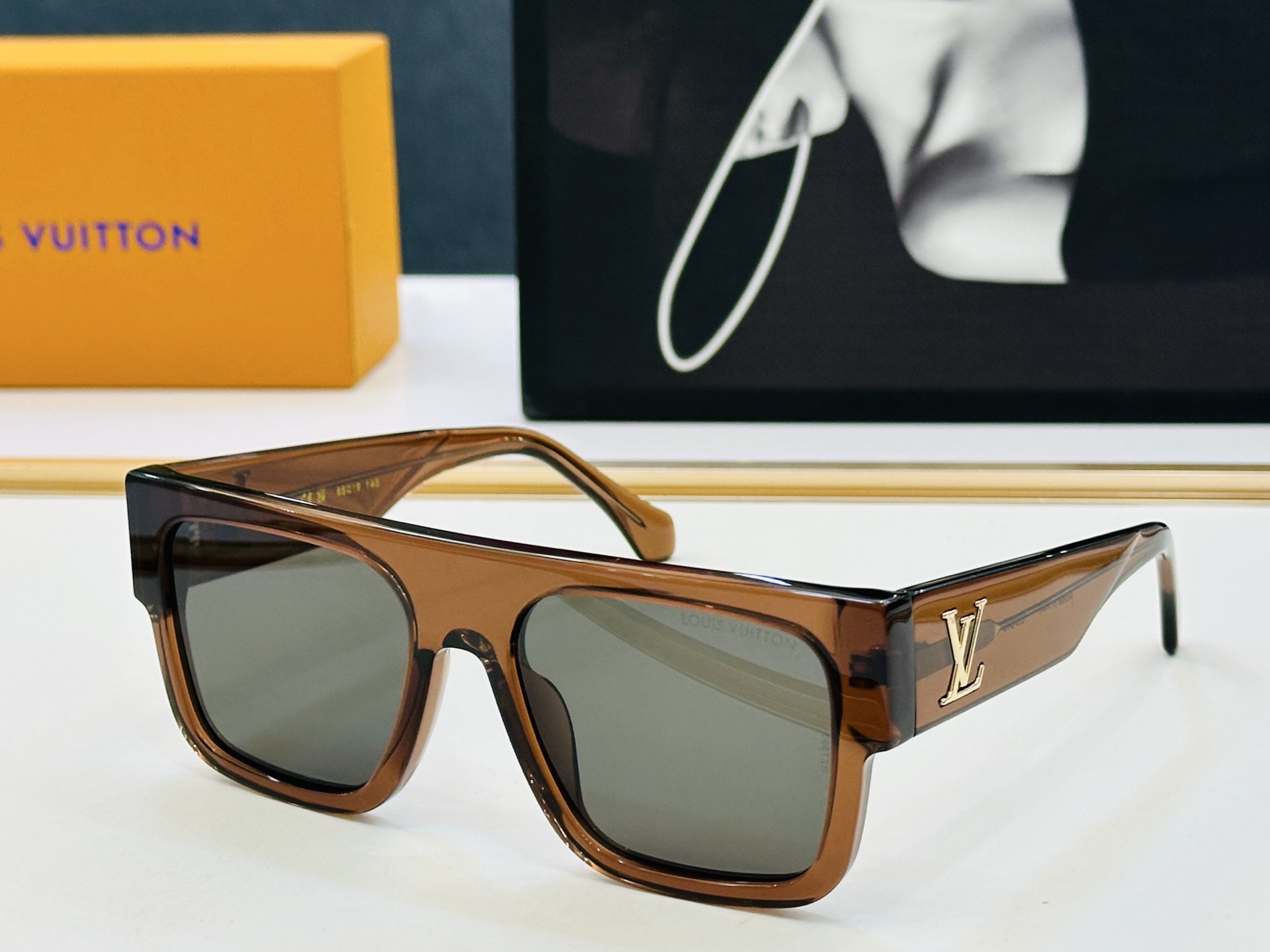 路易家 🎩Z2945W Size：55口19-145 充满活力的 展现独特个性🌟展现大气的你 B高品质 