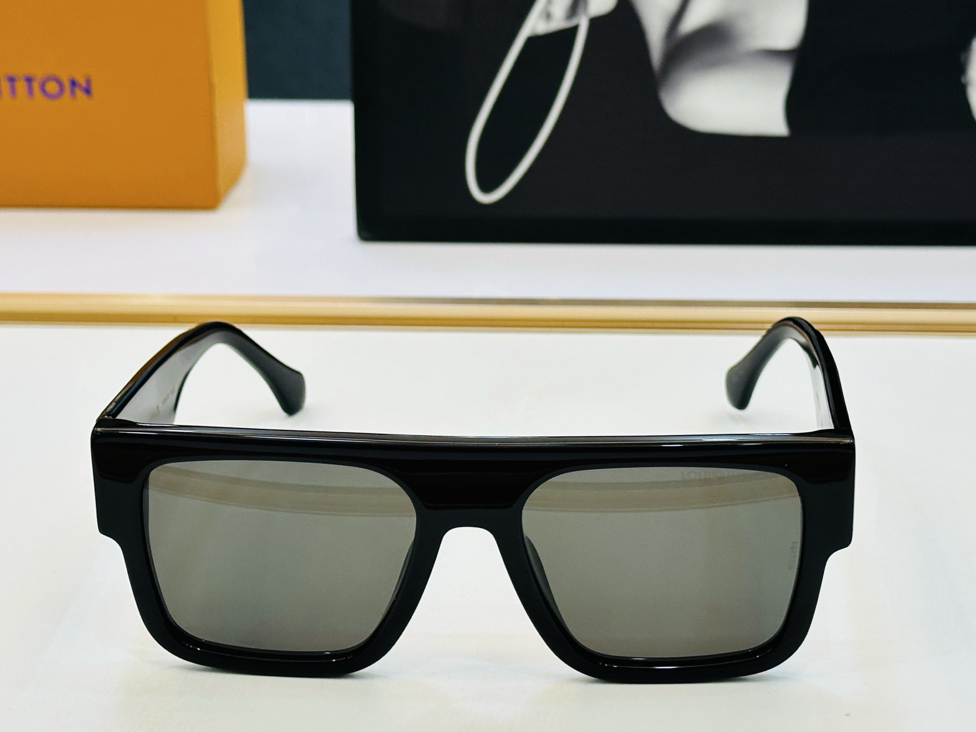 路易家 🎩Z2945W Size：55口19-145 充满活力的 展现独特个性🌟展现大气的你 B高品质 