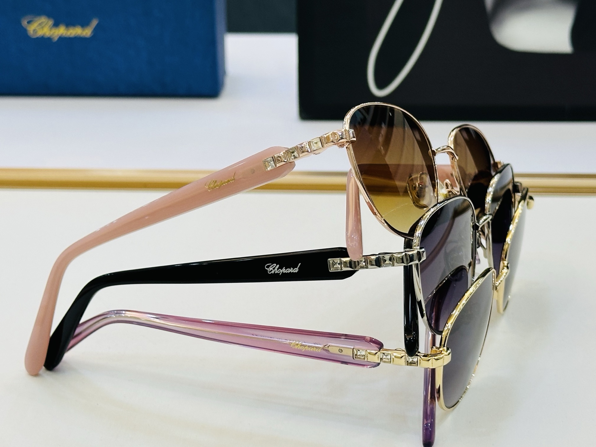 原版 ChoPard肖邦 MODEL: VCHG75J Size：52口18-140 L以现代时尚的设计