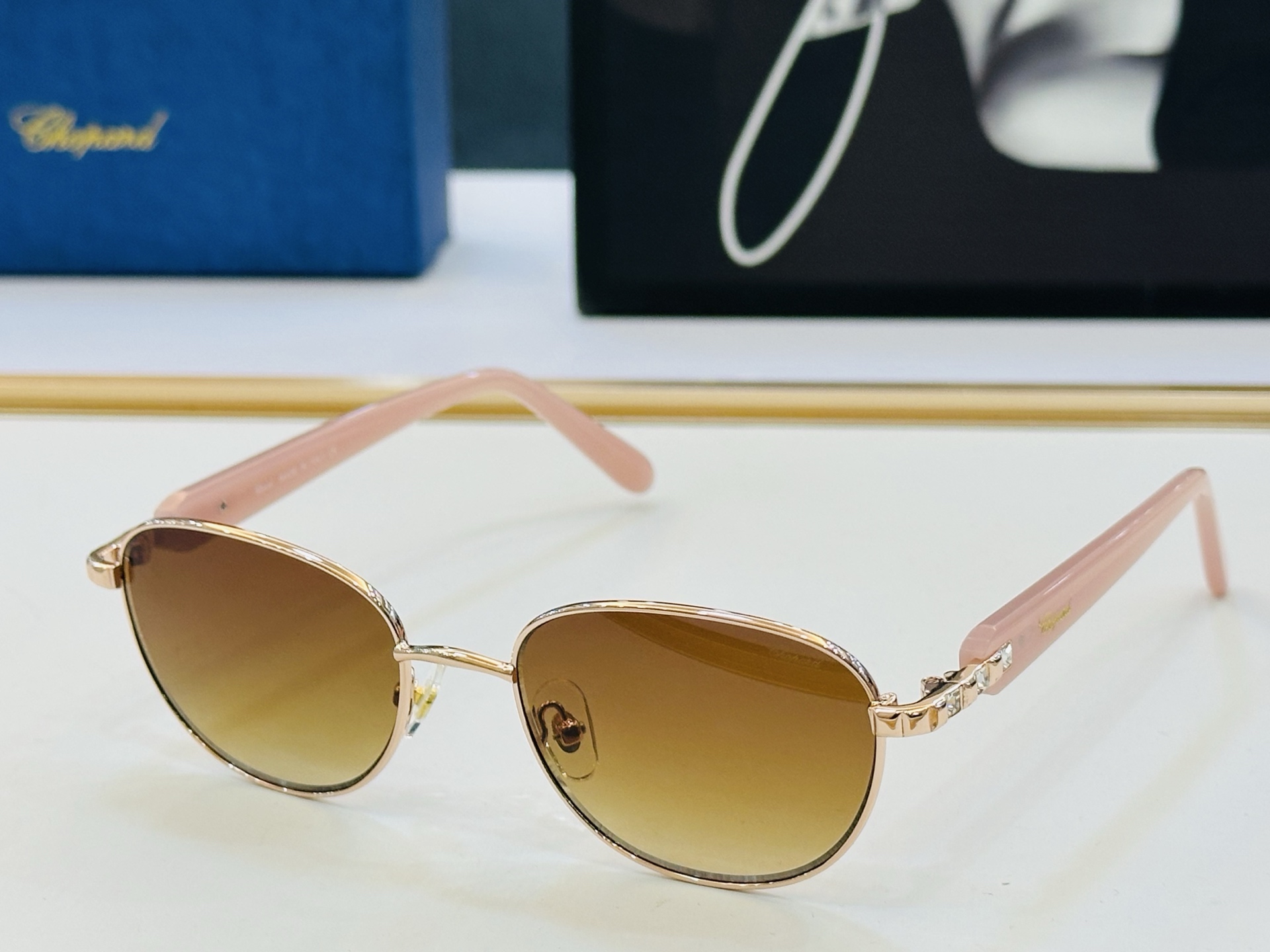 原版 ChoPard肖邦 MODEL: VCHG75J Size：52口18-140 L以现代时尚的设计