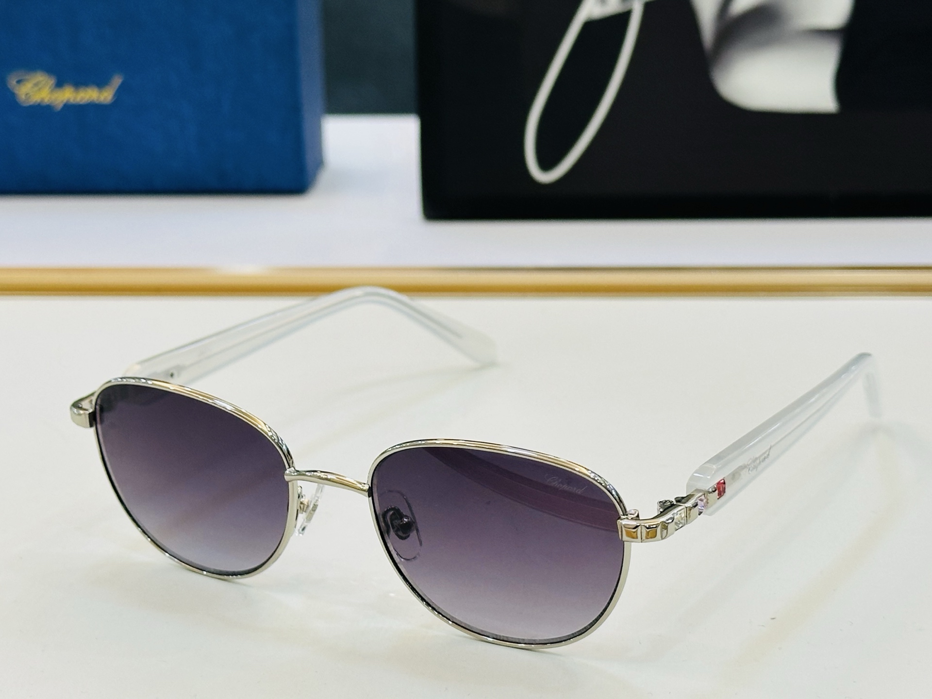 原版 ChoPard肖邦 MODEL: VCHG75J Size：52口18-140 L以现代时尚的设计