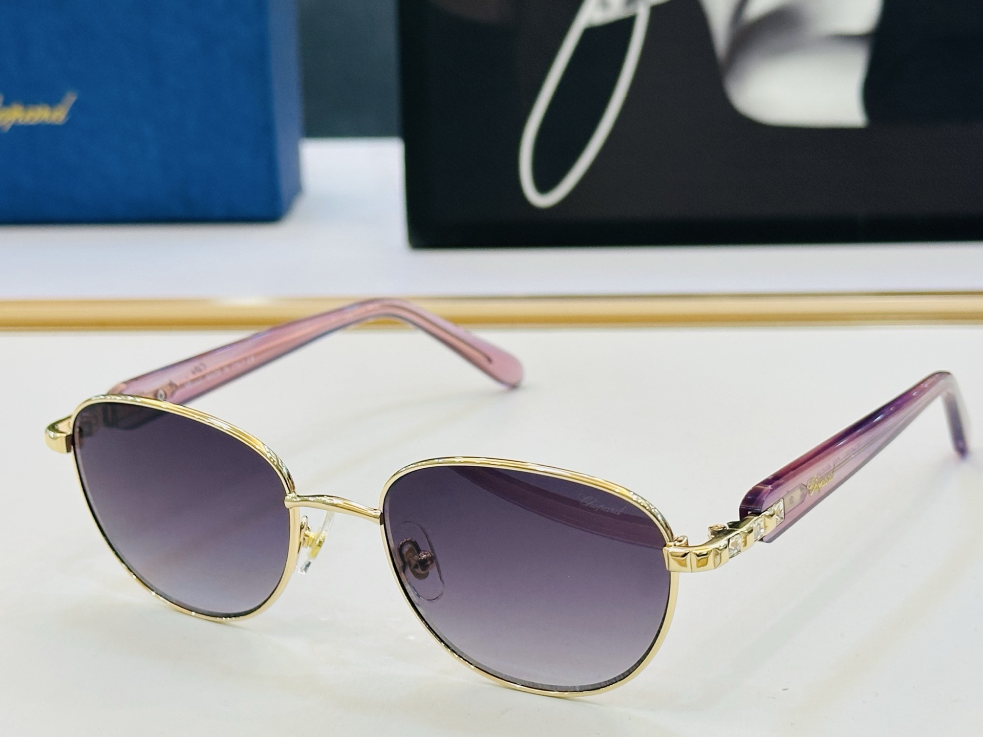 原版 ChoPard肖邦 MODEL: VCHG75J Size：52口18-140 L以现代时尚的设计