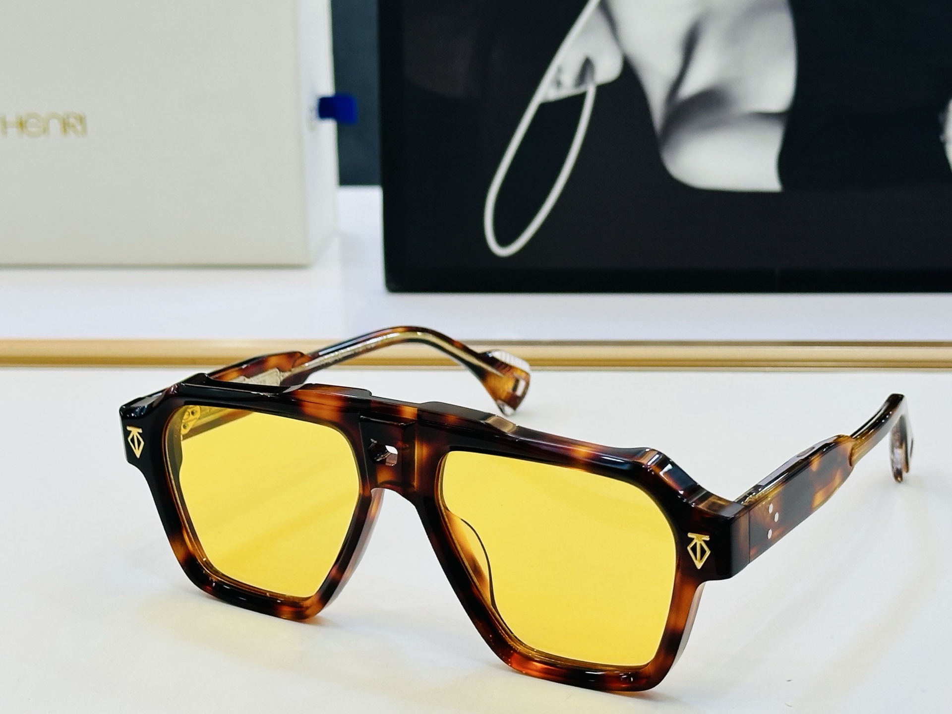 qj THENRI MODEL:SKYLlNE SIZE:57口16-145 配盒