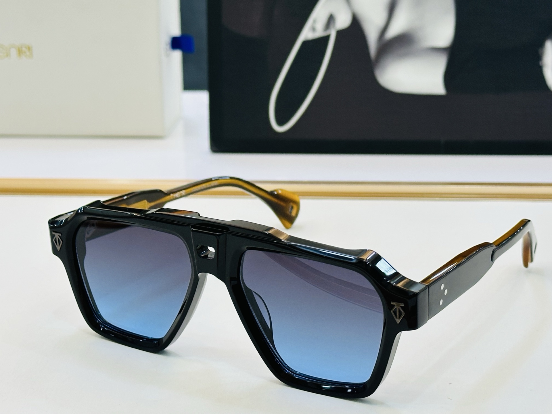 qj THENRI MODEL:SKYLlNE SIZE:57口16-145 配盒