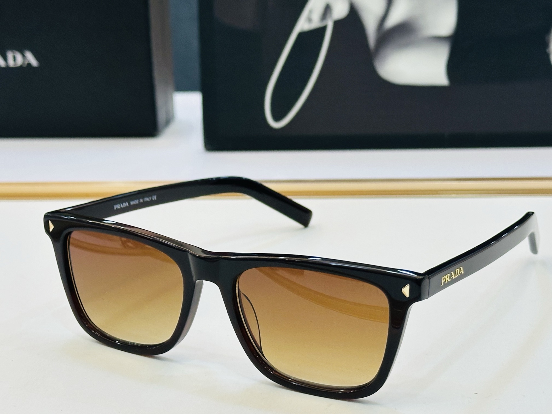 🔺PRAD*🔻普家 PR B18V Size：54口18-145 眼镜系列堪称精湛制作 彰显独特个 L最
