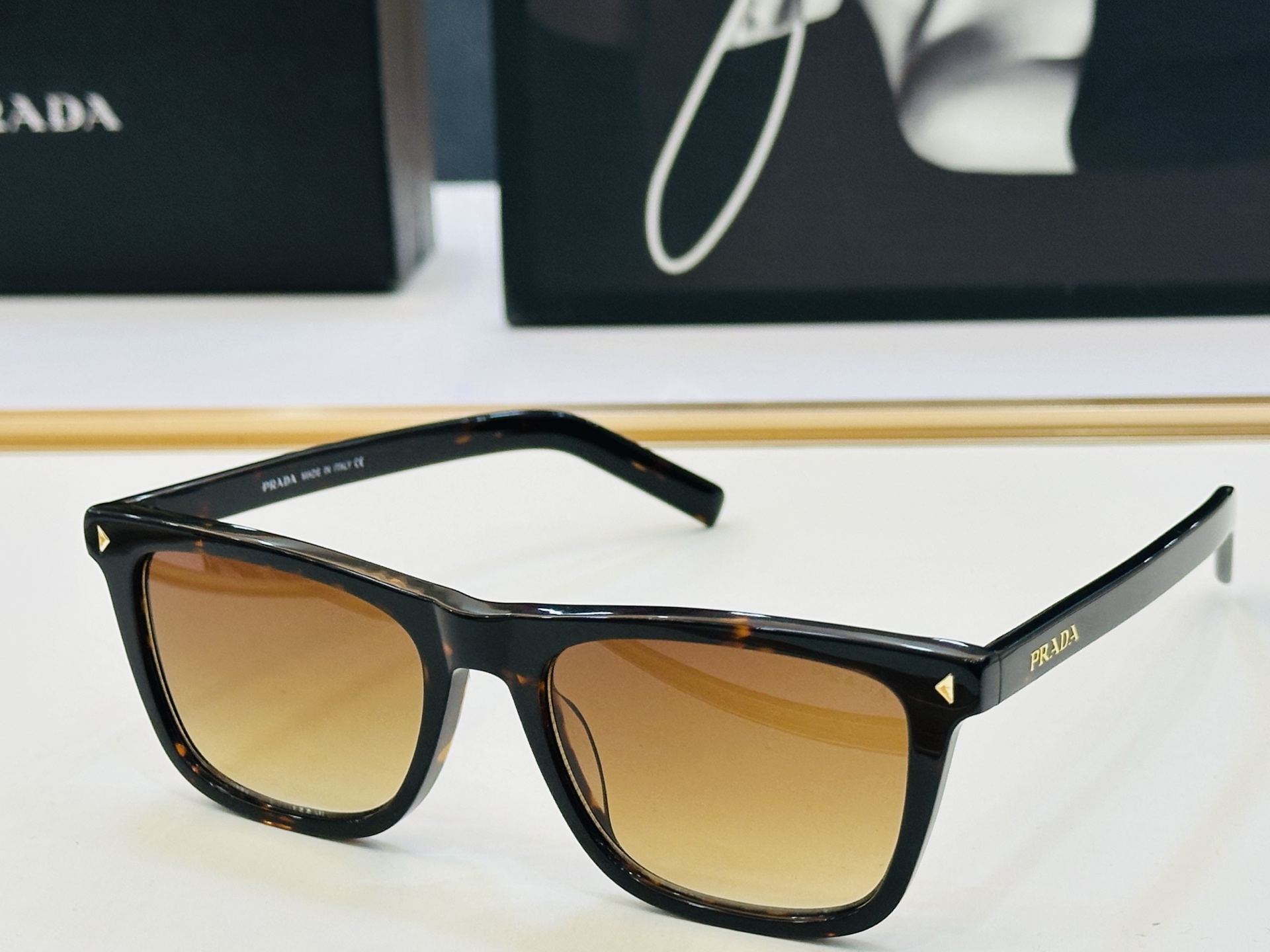 🔺PRAD*🔻普家 PR B18V Size：54口18-145 眼镜系列堪称精湛制作 彰显独特个 L最