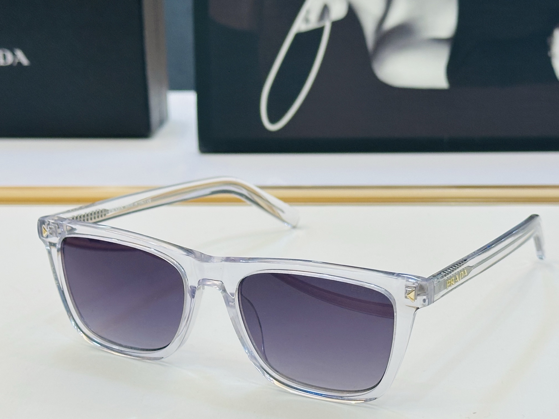 🔺PRAD*🔻普家 PR B18V Size：54口18-145 眼镜系列堪称精湛制作 彰显独特个 L最