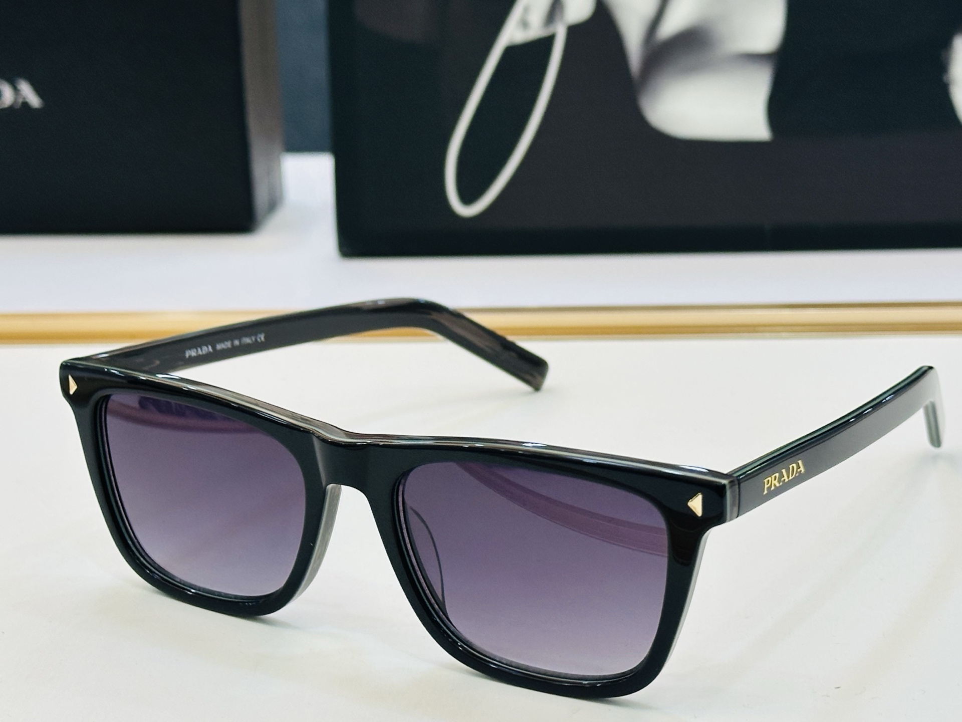 🔺PRAD*🔻普家 PR B18V Size：54口18-145 眼镜系列堪称精湛制作 彰显独特个 L最