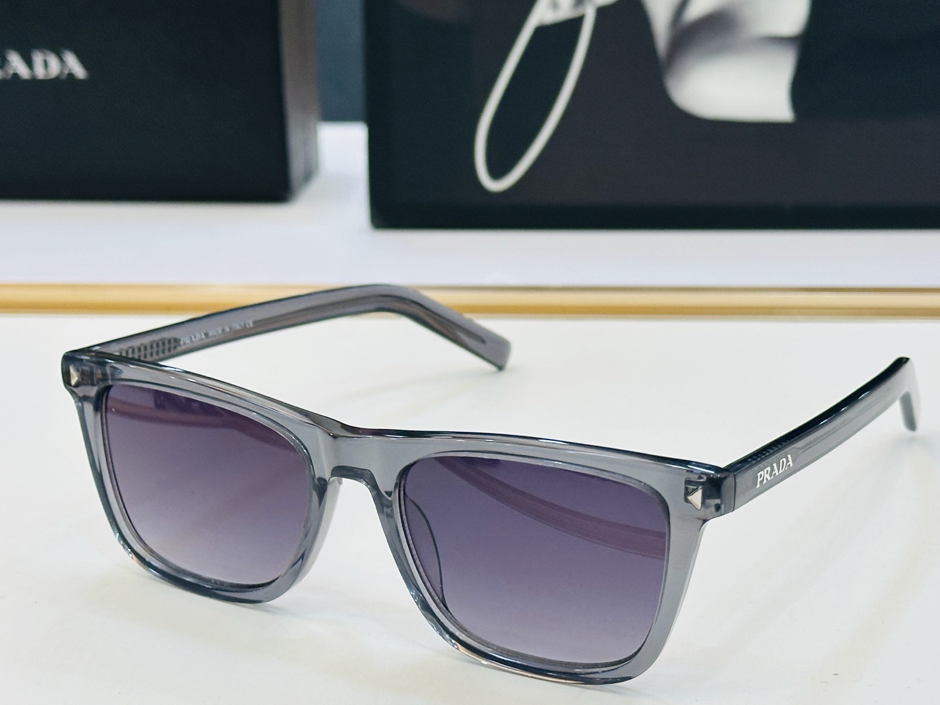 🔺PRAD*🔻普家 PR B18V Size：54口18-145 眼镜系列堪称精湛制作 彰显独特个 L最
