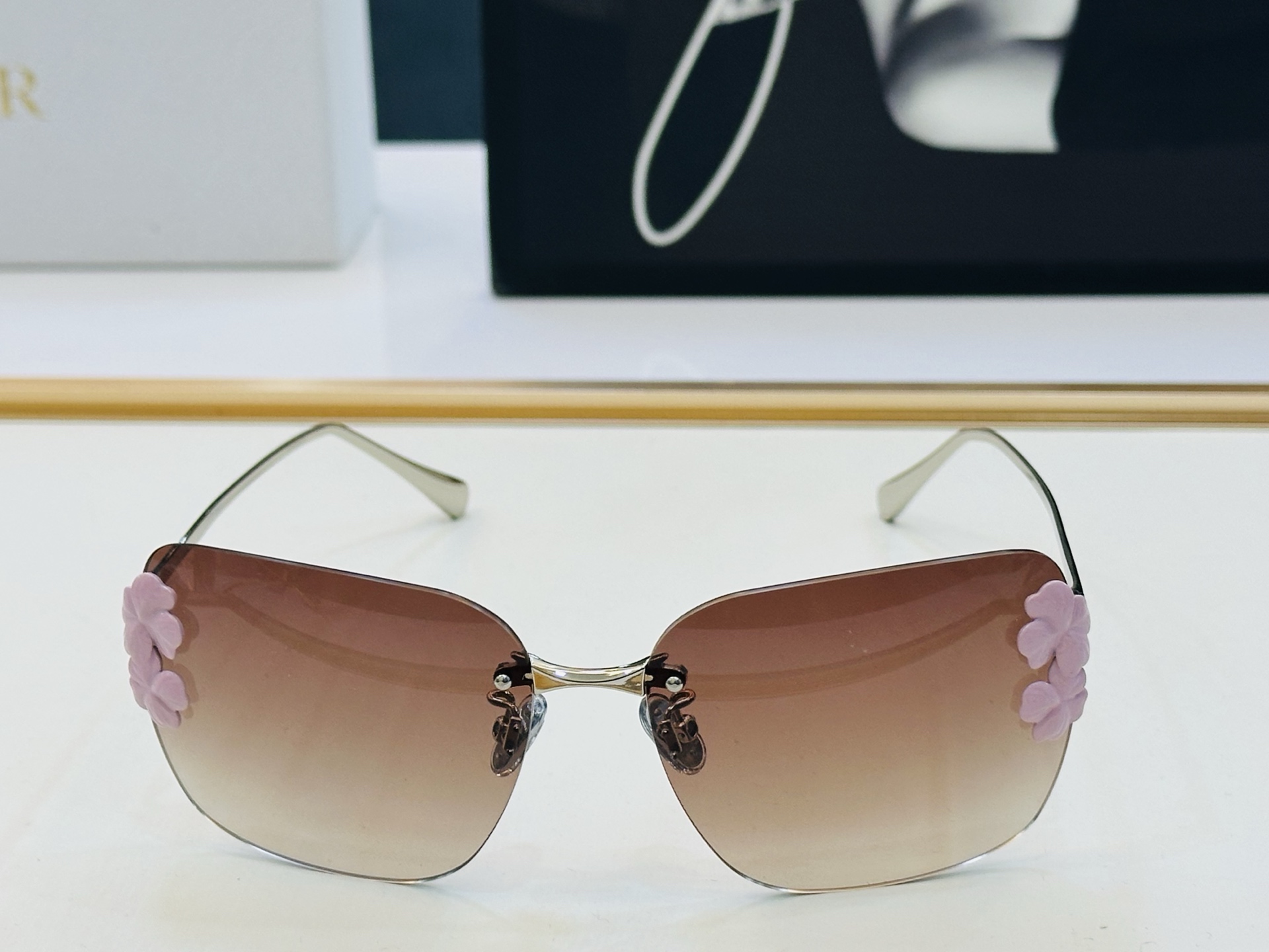 🔻🔻🔻DIO* 迪家 S2U Size：62口16-135 春夏款墨镜 😎🔆 F搭配镜腿精致 质量上佳