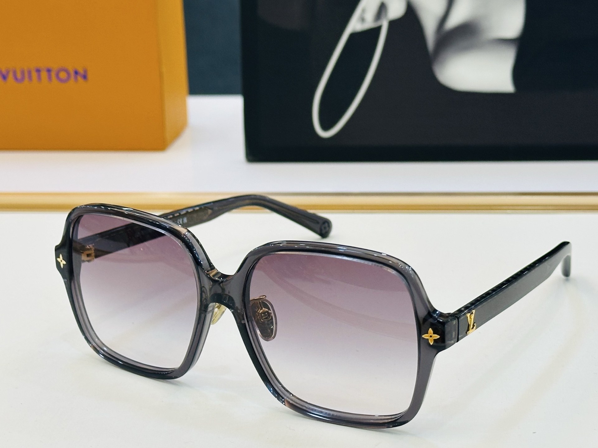 路易家 🎩Z3044E Size：56口16-145 充满活力的 展现独特个性🌟展现大气的你 F高品质 