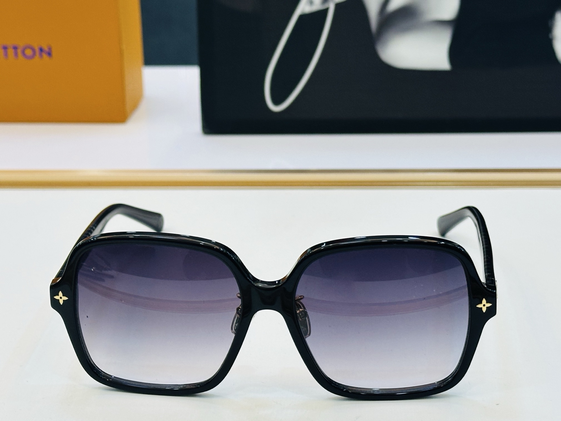 路易家 🎩Z3044E Size：56口16-145 充满活力的 展现独特个性🌟展现大气的你 F高品质 