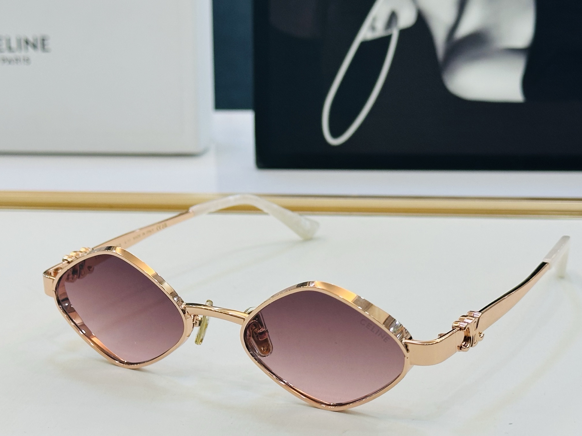 【CELINE】赛琳 CL42145U Size：51口20-143 一直热销的款式 欧美风 光泽度好 