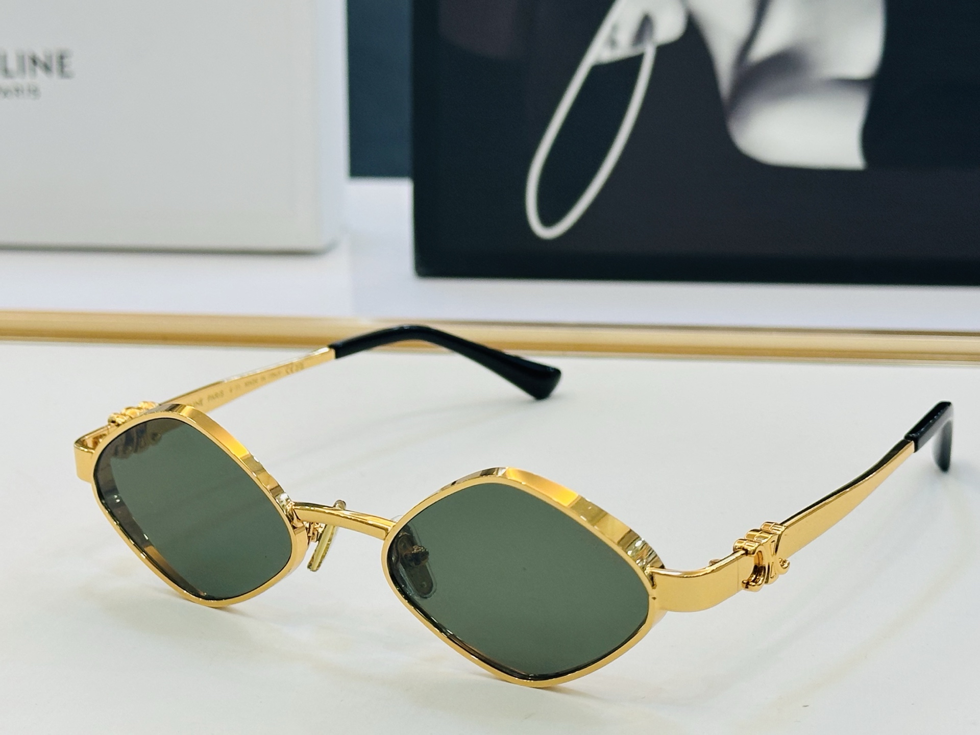 【CELINE】赛琳 CL42145U Size：51口20-143 一直热销的款式 欧美风 光泽度好 