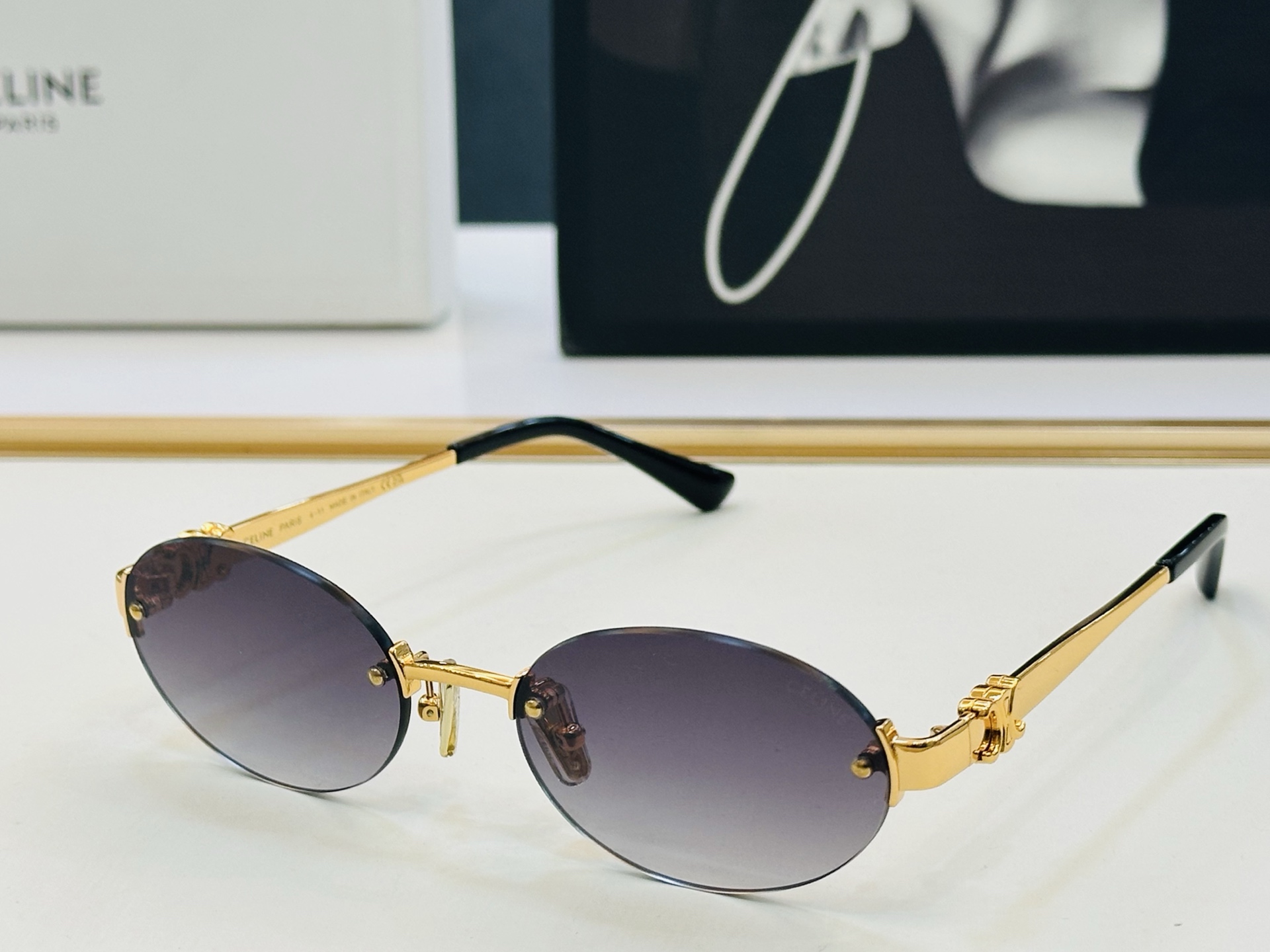 【CELINE】赛琳 CL42140U Size：55口19-143 一直热销的款式 欧美风 光泽度好 