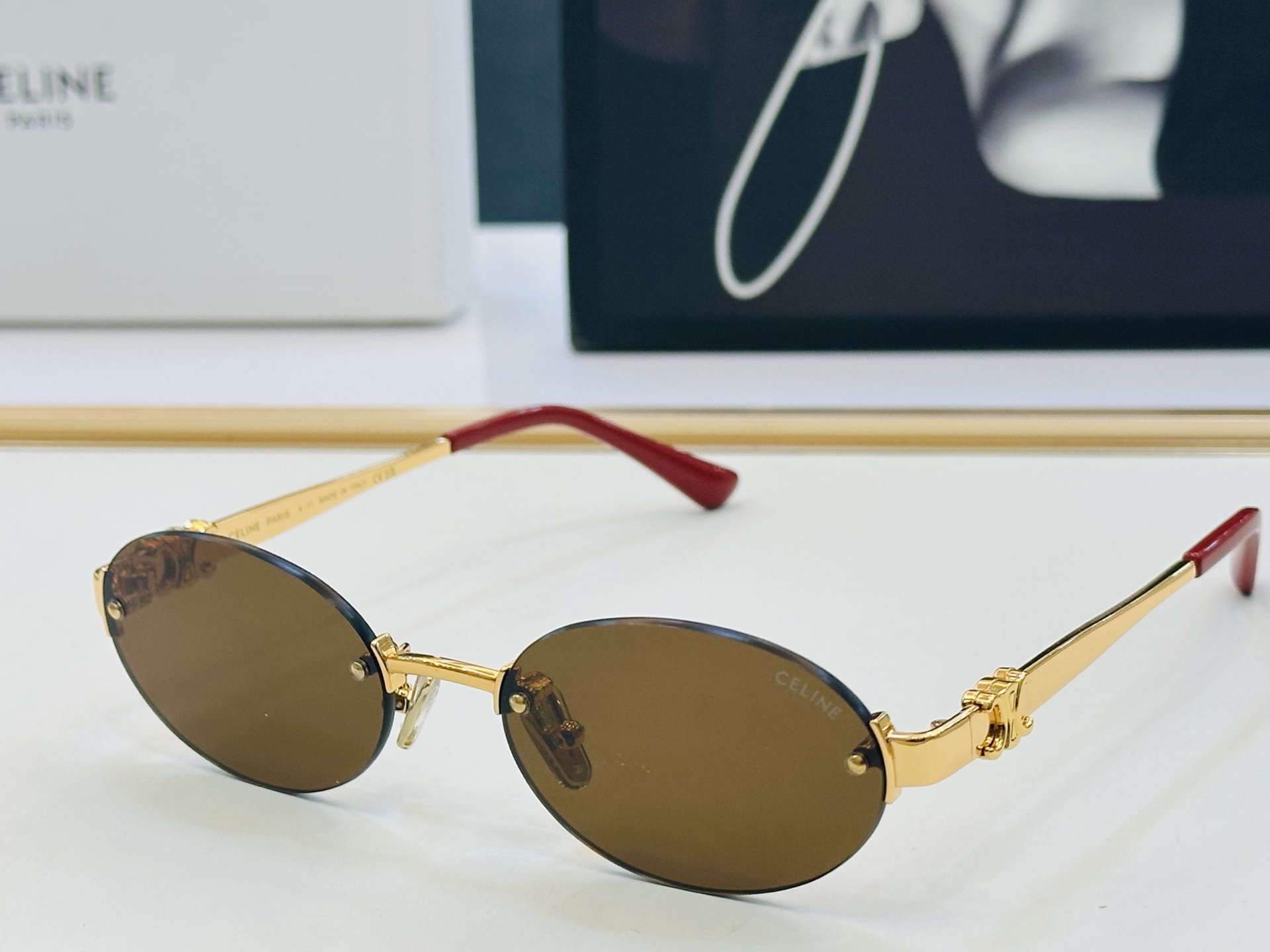 【CELINE】赛琳 CL42140U Size：55口19-143 一直热销的款式 欧美风 光泽度好 