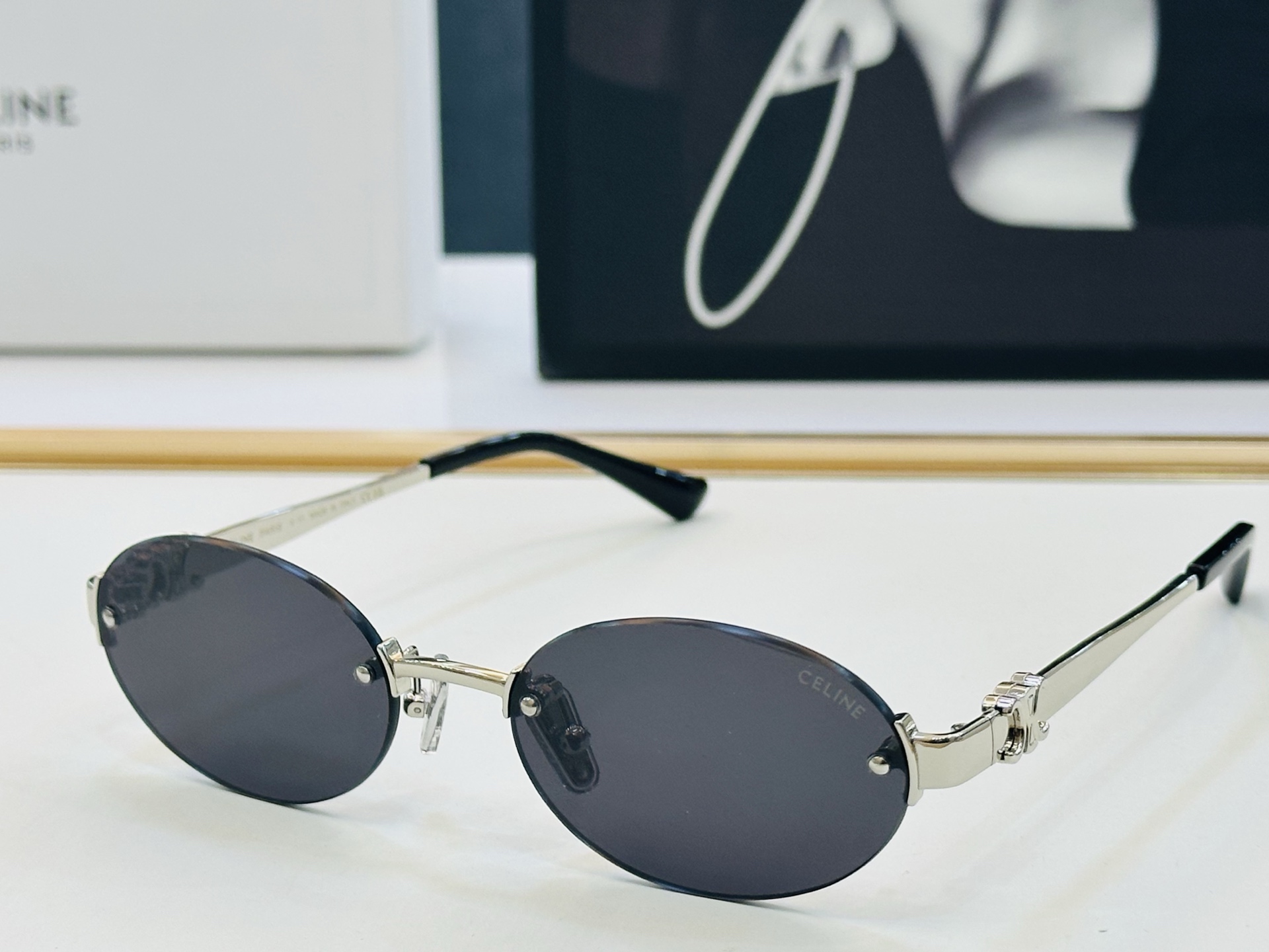 【CELINE】赛琳 CL42140U Size：55口19-143 一直热销的款式 欧美风 光泽度好 