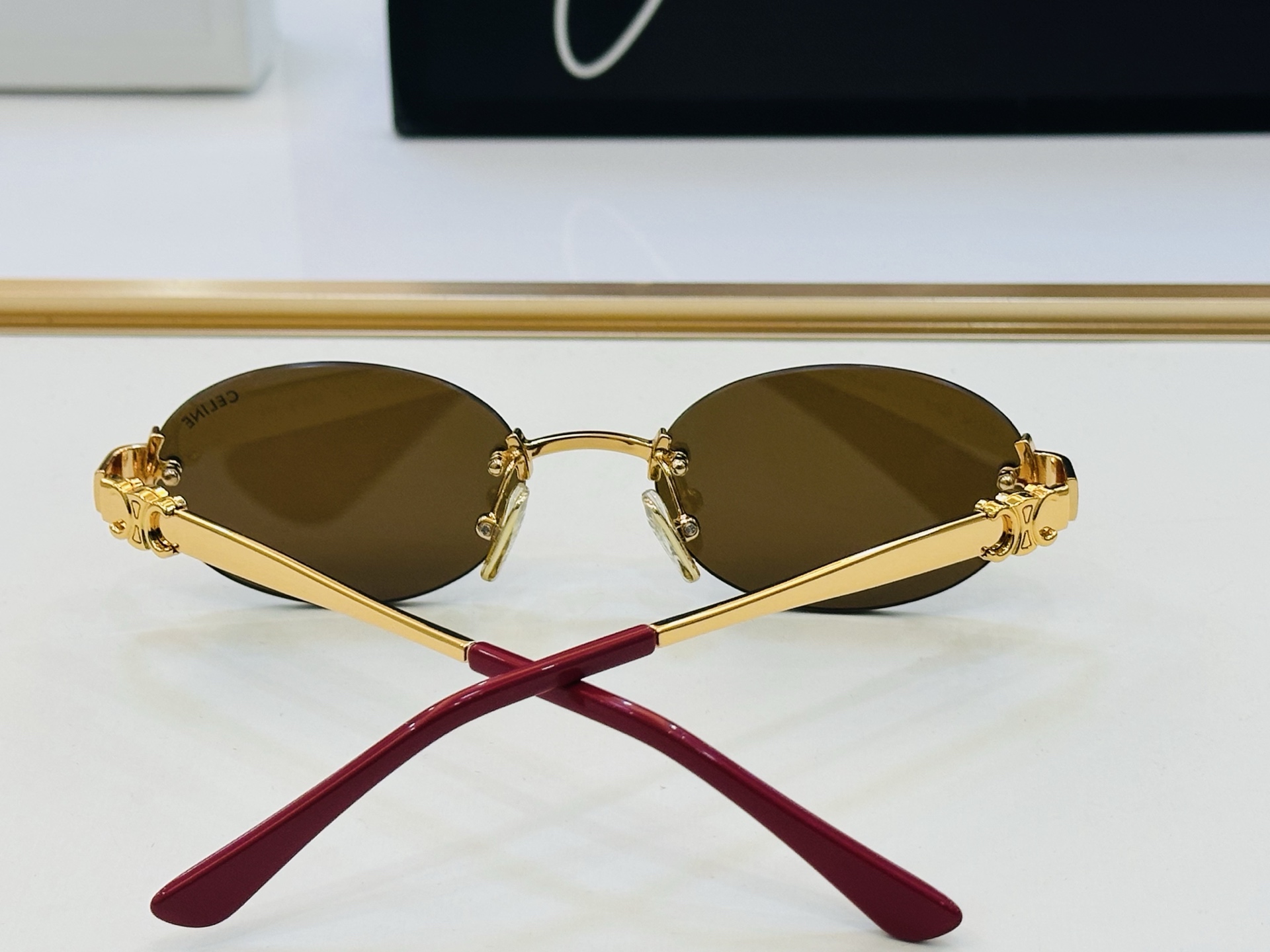 【CELINE】赛琳 CL42140U Size：55口19-143 一直热销的款式 欧美风 光泽度好 