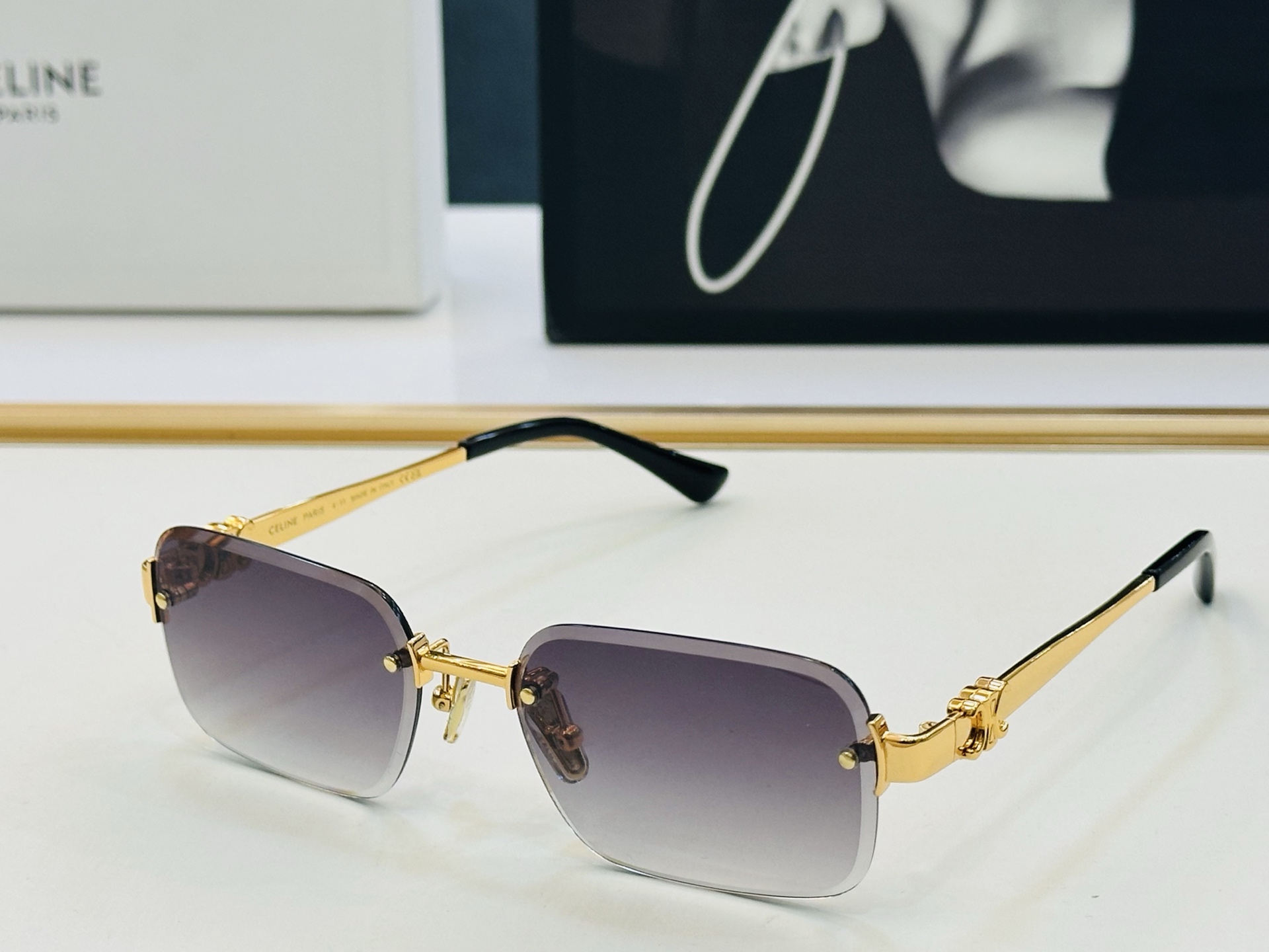 【CELINE】赛琳 CL42139U Size：55口19-143 一直热销的款式 欧美风 光泽度好 