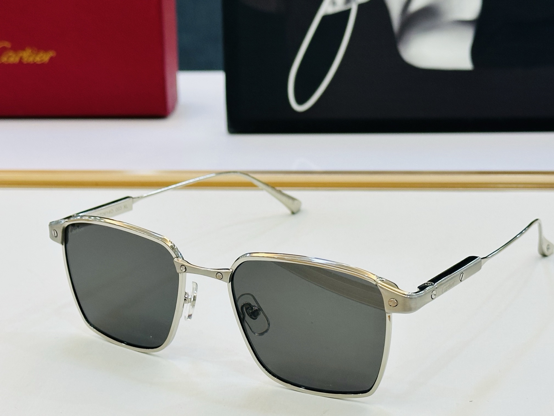 Cartie* 卡家 CT0614O 太阳镜 Size：54口19-145 工艺精湛气质十足！q男女同款