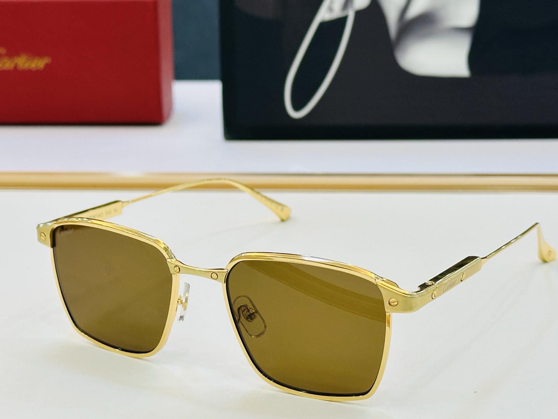 Cartie* 卡家 CT0614O 太阳镜 Size：54口19-145 工艺精湛气质十足！q男女同款