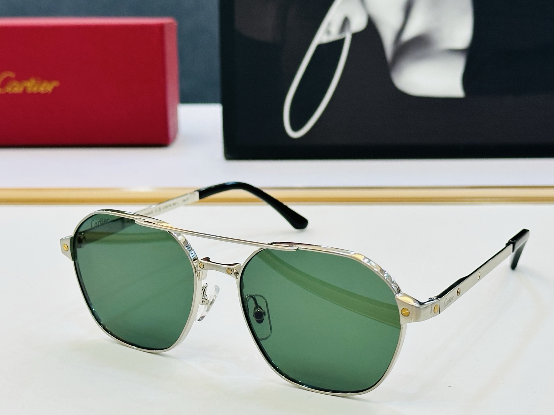 Cartie* 卡家 太阳镜 CT0571S Size：52口20-145 电镀工艺精湛气质十足！CC男