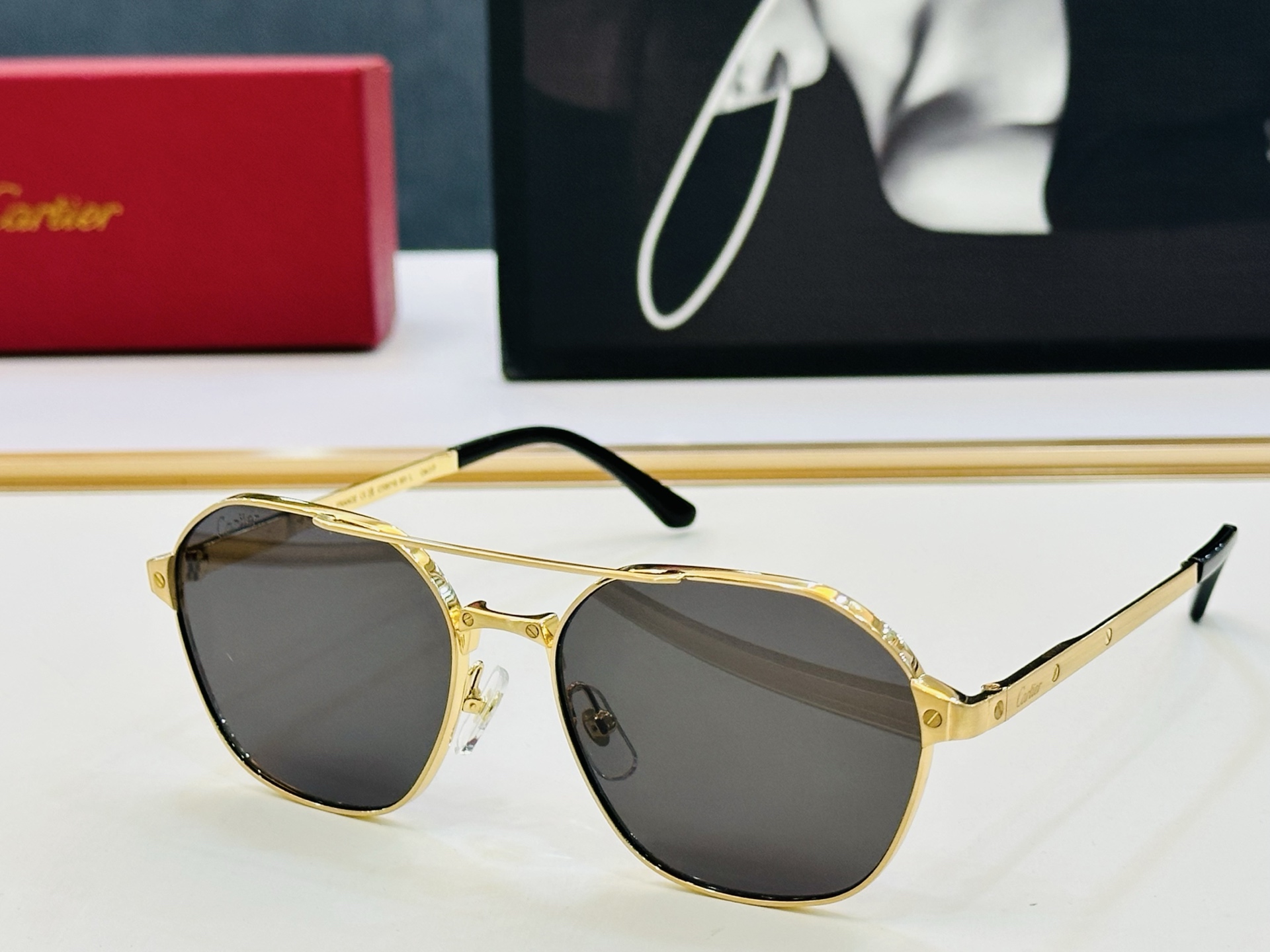 Cartie* 卡家 太阳镜 CT0571S Size：52口20-145 电镀工艺精湛气质十足！CC男