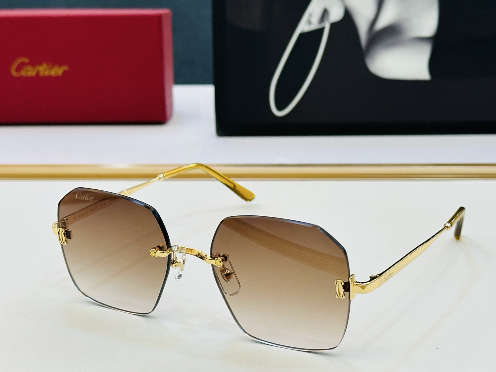 Cartie* 卡家 太阳镜 CT0591S Size：55口19-140 电镀工艺精湛气质十足！CC男