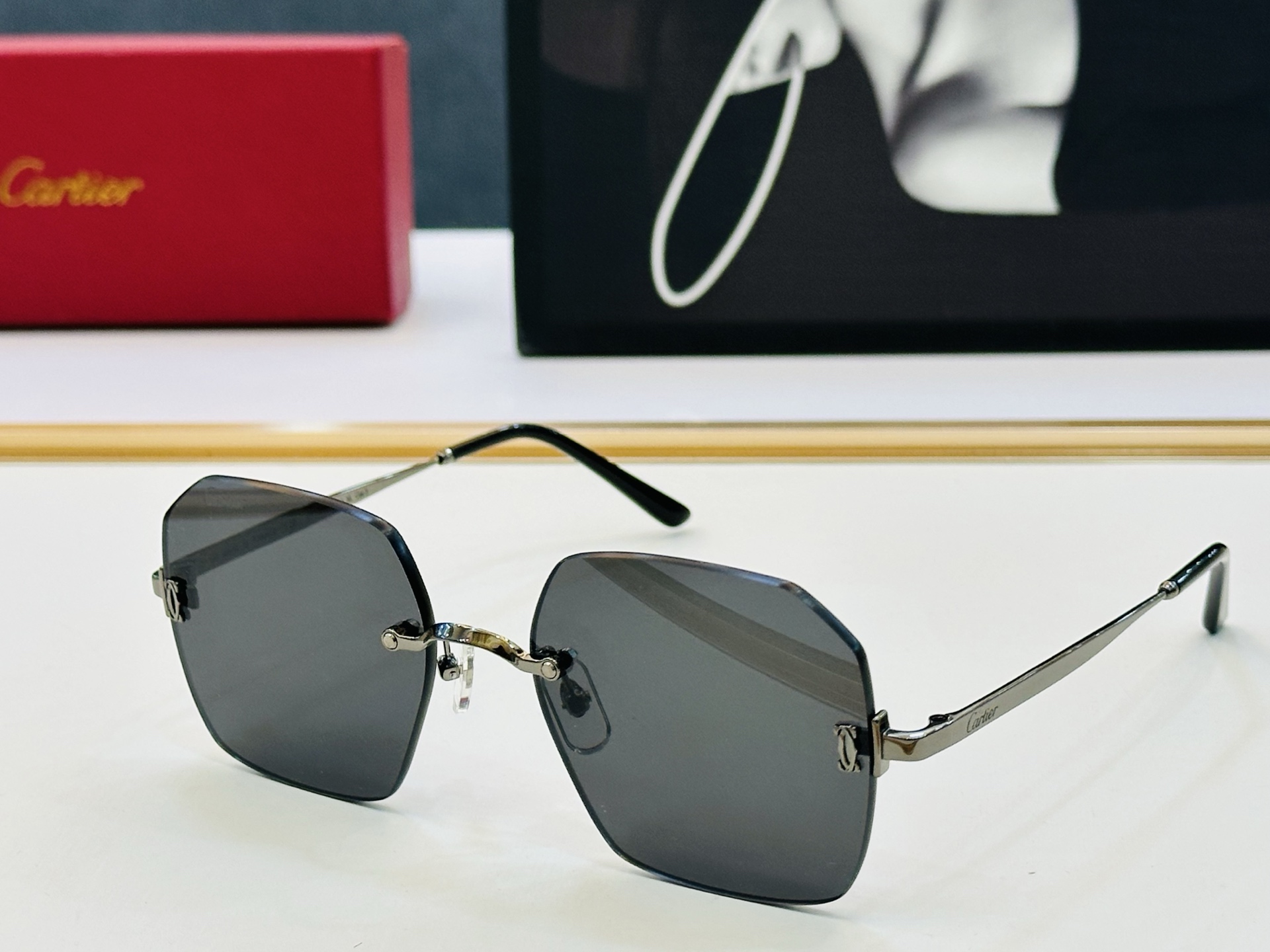 Cartie* 卡家 太阳镜 CT0591S Size：55口19-140 电镀工艺精湛气质十足！CC男