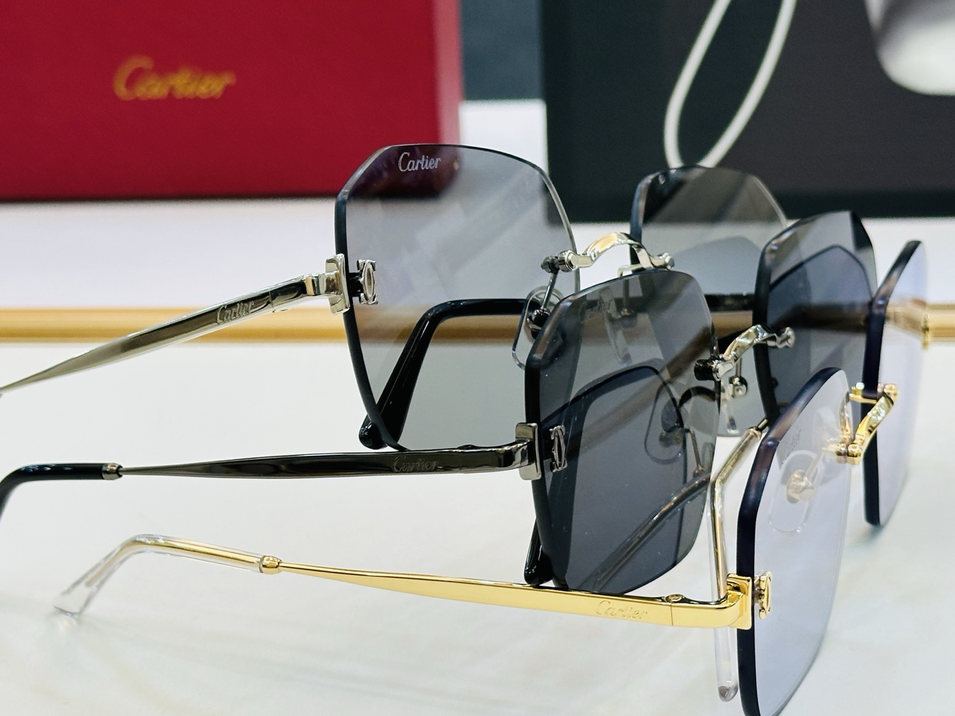 Cartie* 卡家 太阳镜 CT0591S Size：55口19-140 电镀工艺精湛气质十足！CC男