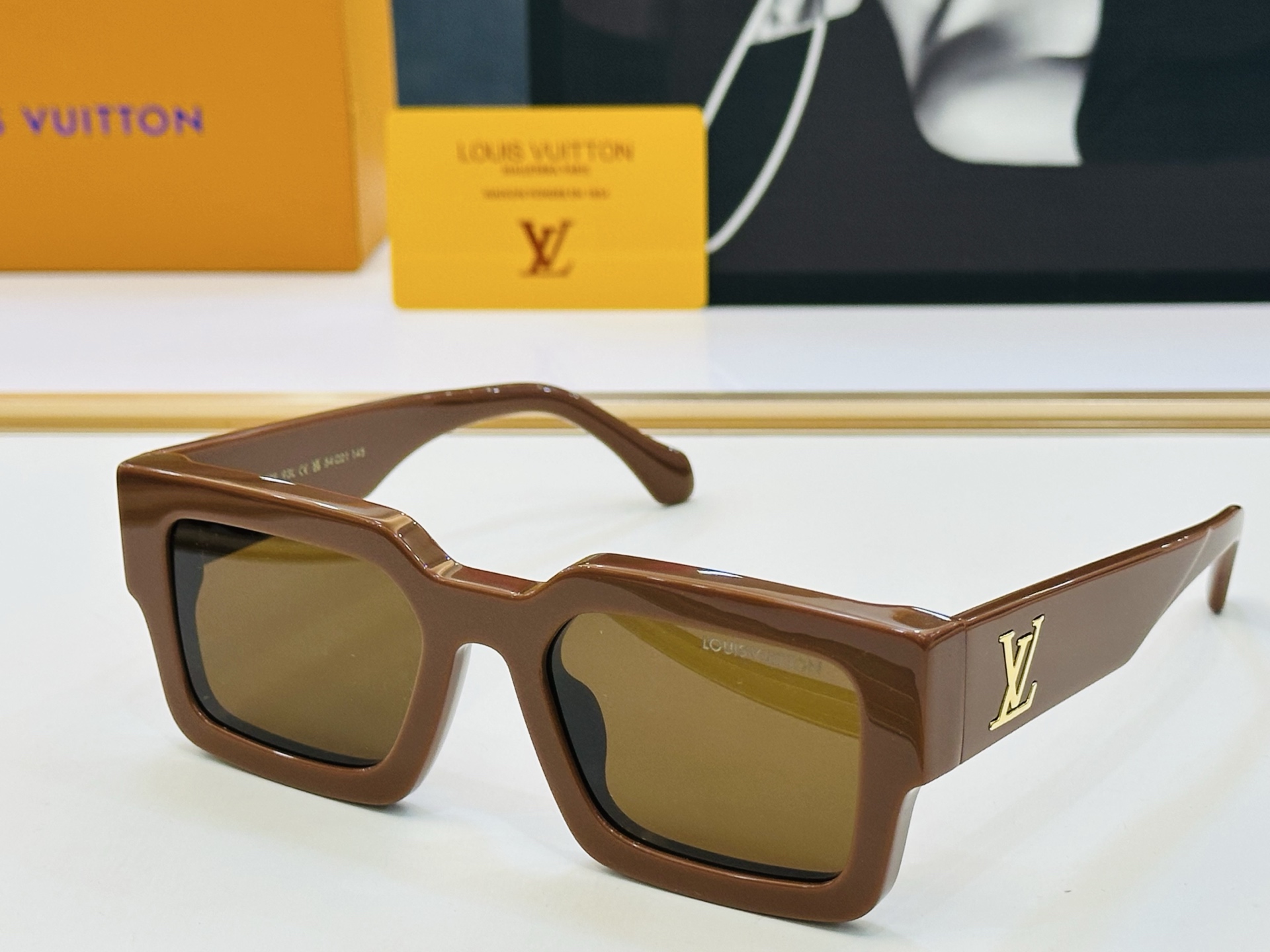 路易家 LOUIS *VUITON 原单高品质 Model: Z1579E 高端货 Size：54口21