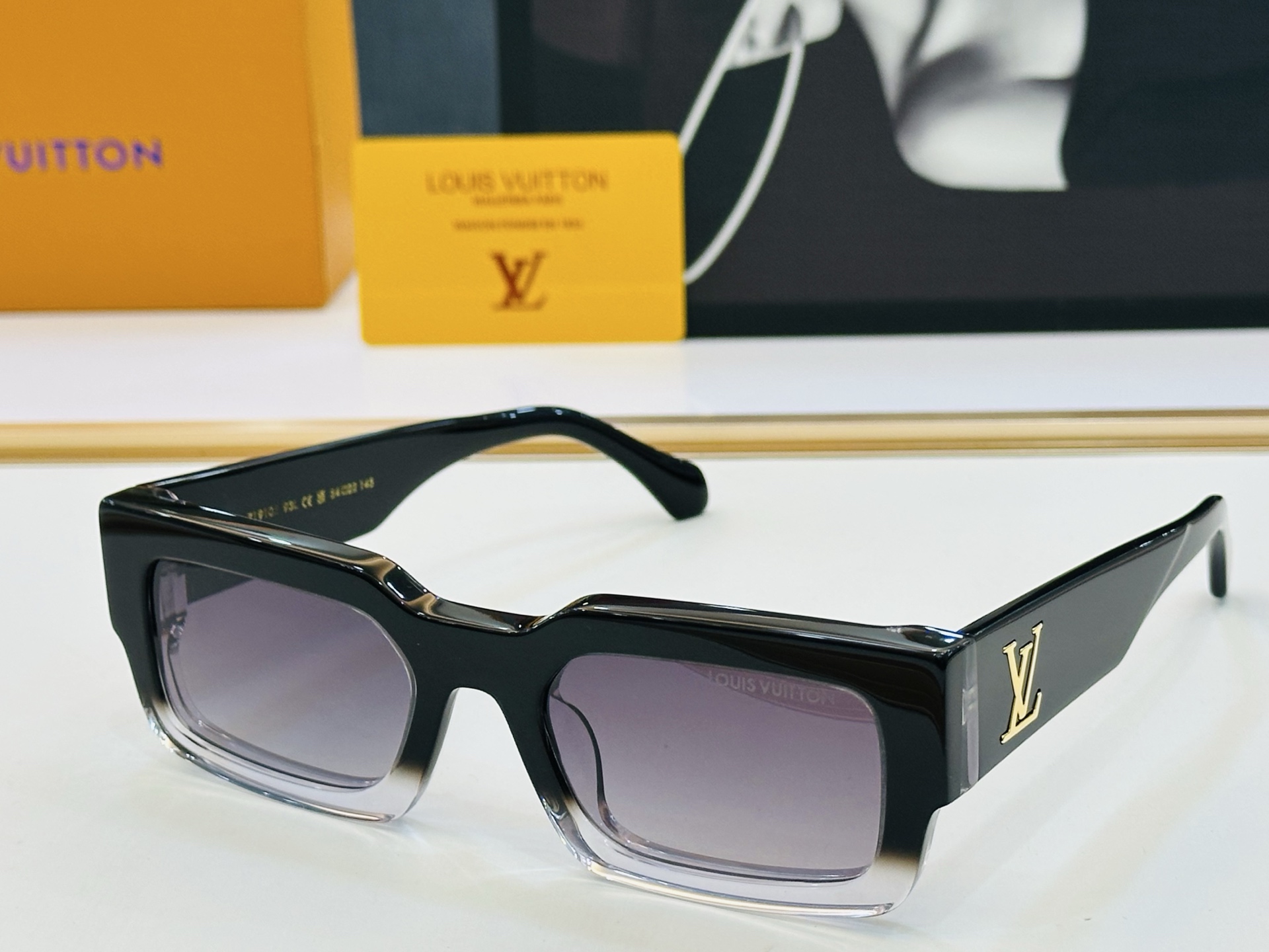 路易家 LOUIS *VUITON 原单高品质 Model: Z1910E 高端货 Size：54口22