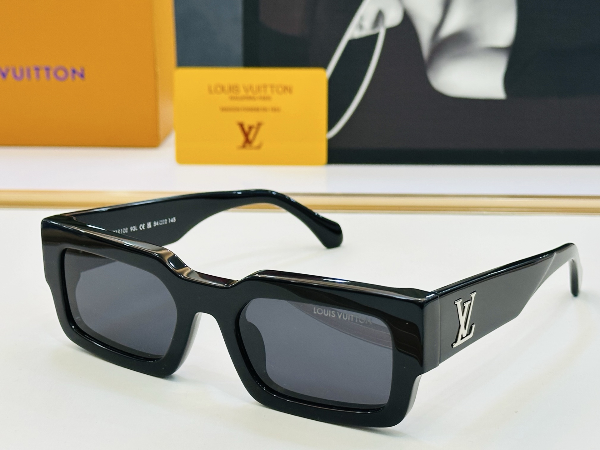 路易家 LOUIS *VUITON 原单高品质 Model: Z1910E 高端货 Size：54口22