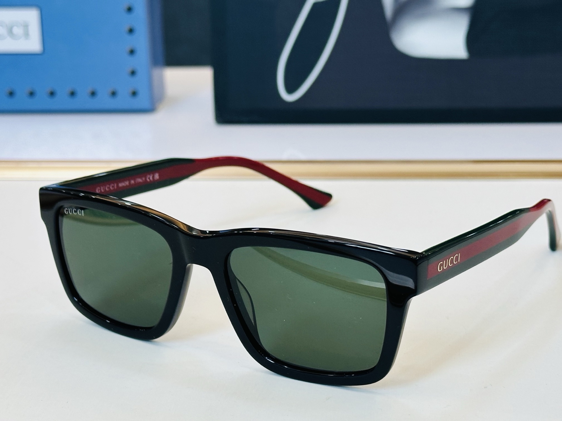 GUCC* 古家 GG1869S 🐝🐝系列 Size：53口19-145 🍁🍁 L超绝品质 。