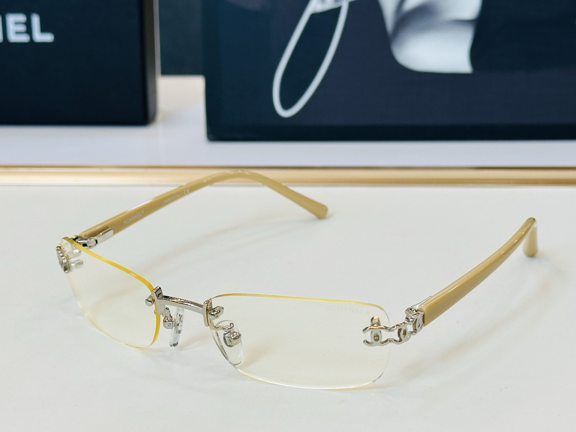 CHANE*香家 CH2026 SIZE：54口19-130 潮流爆款 太阳镜 😍😍高品质 F网红潮款墨