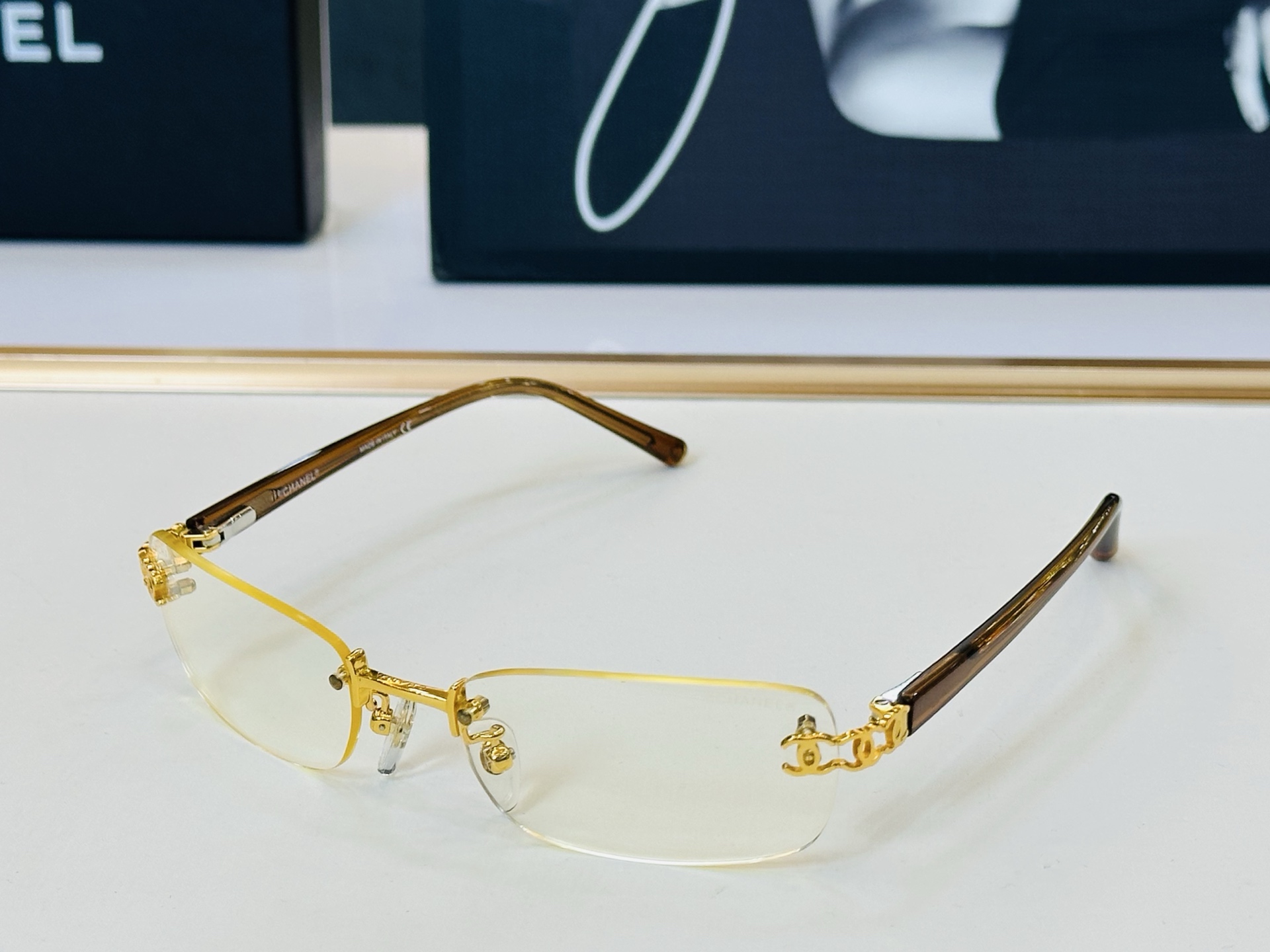 CHANE*香家 CH2026 SIZE：54口19-130 潮流爆款 太阳镜 😍😍高品质 F网红潮款墨