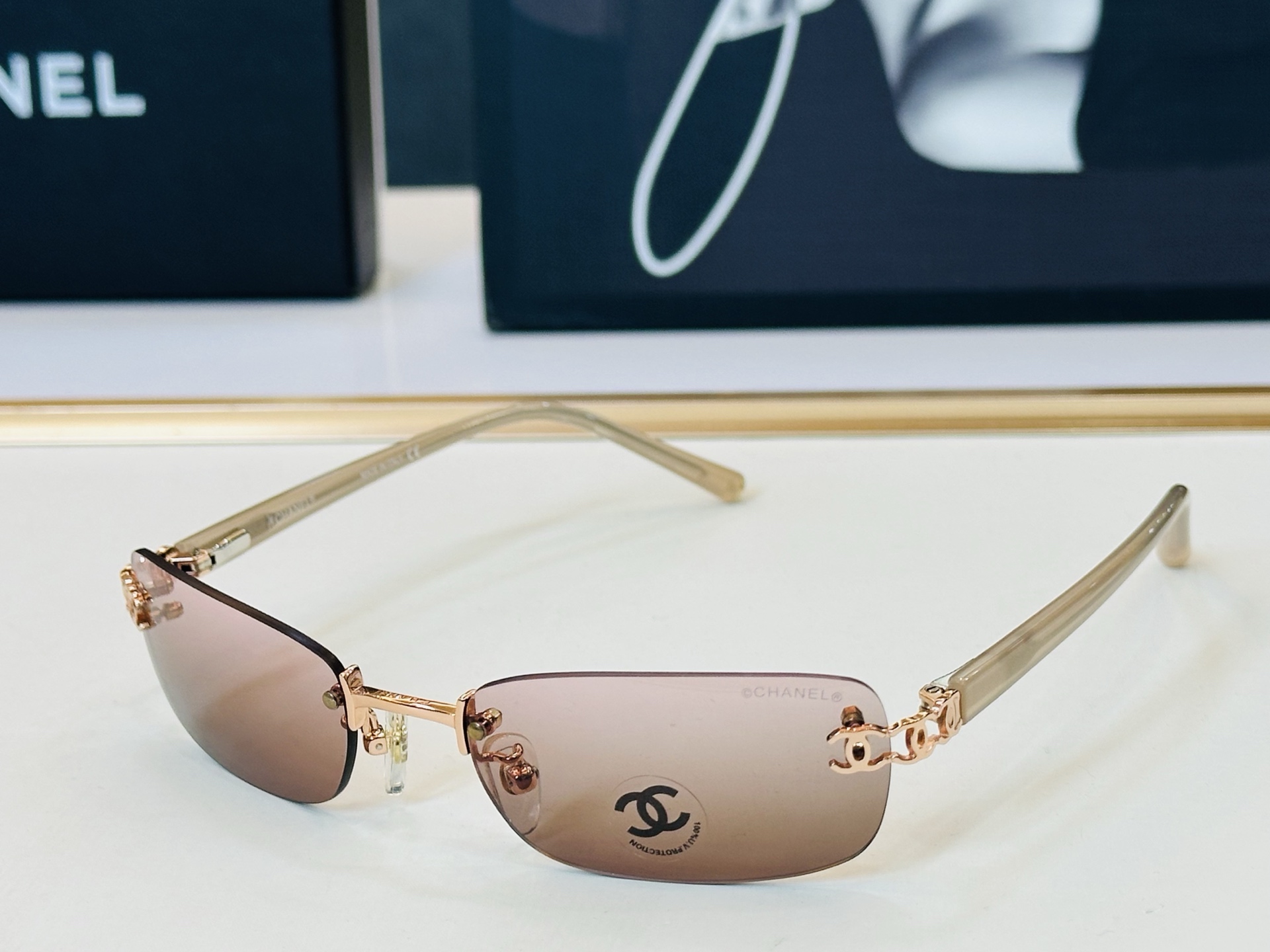 CHANE*香家 CH2026 SIZE：54口19-130 潮流爆款 太阳镜 😍😍高品质 F网红潮款墨