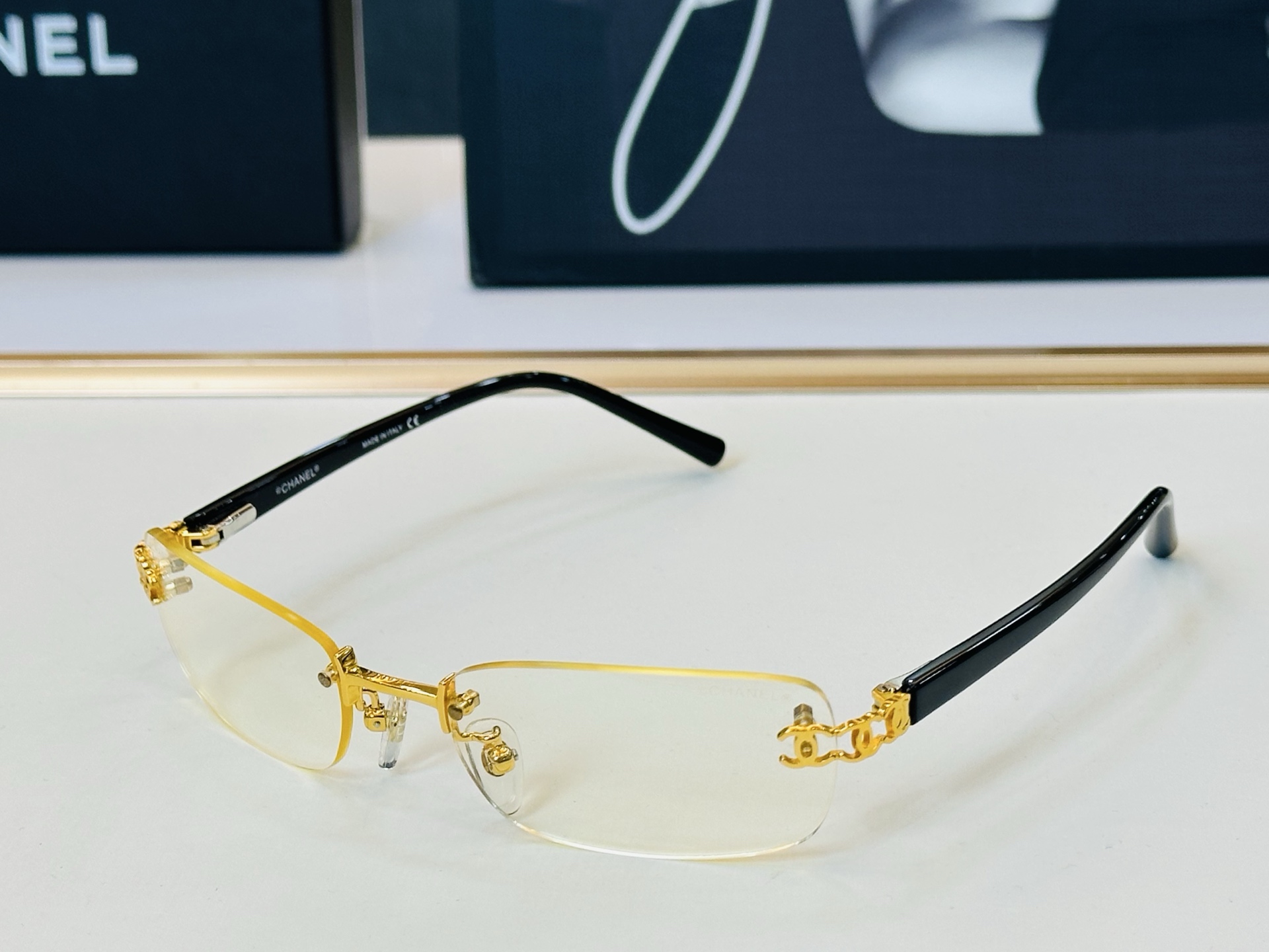 CHANE*香家 CH2026 SIZE：54口19-130 潮流爆款 太阳镜 😍😍高品质 F网红潮款墨