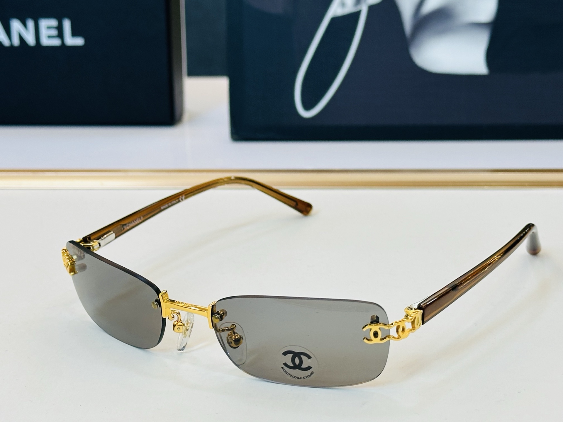 CHANE*香家 CH2026 SIZE：54口19-130 潮流爆款 太阳镜 😍😍高品质 F网红潮款墨