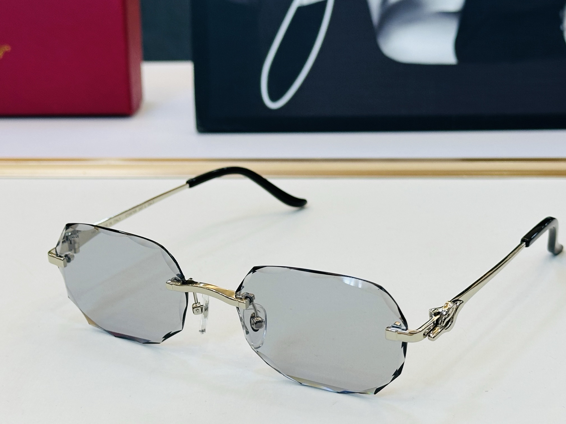 Cartie* 卡家 太阳镜 CT0679S Size：56口19-145 电镀工艺精湛气质十足！C男女