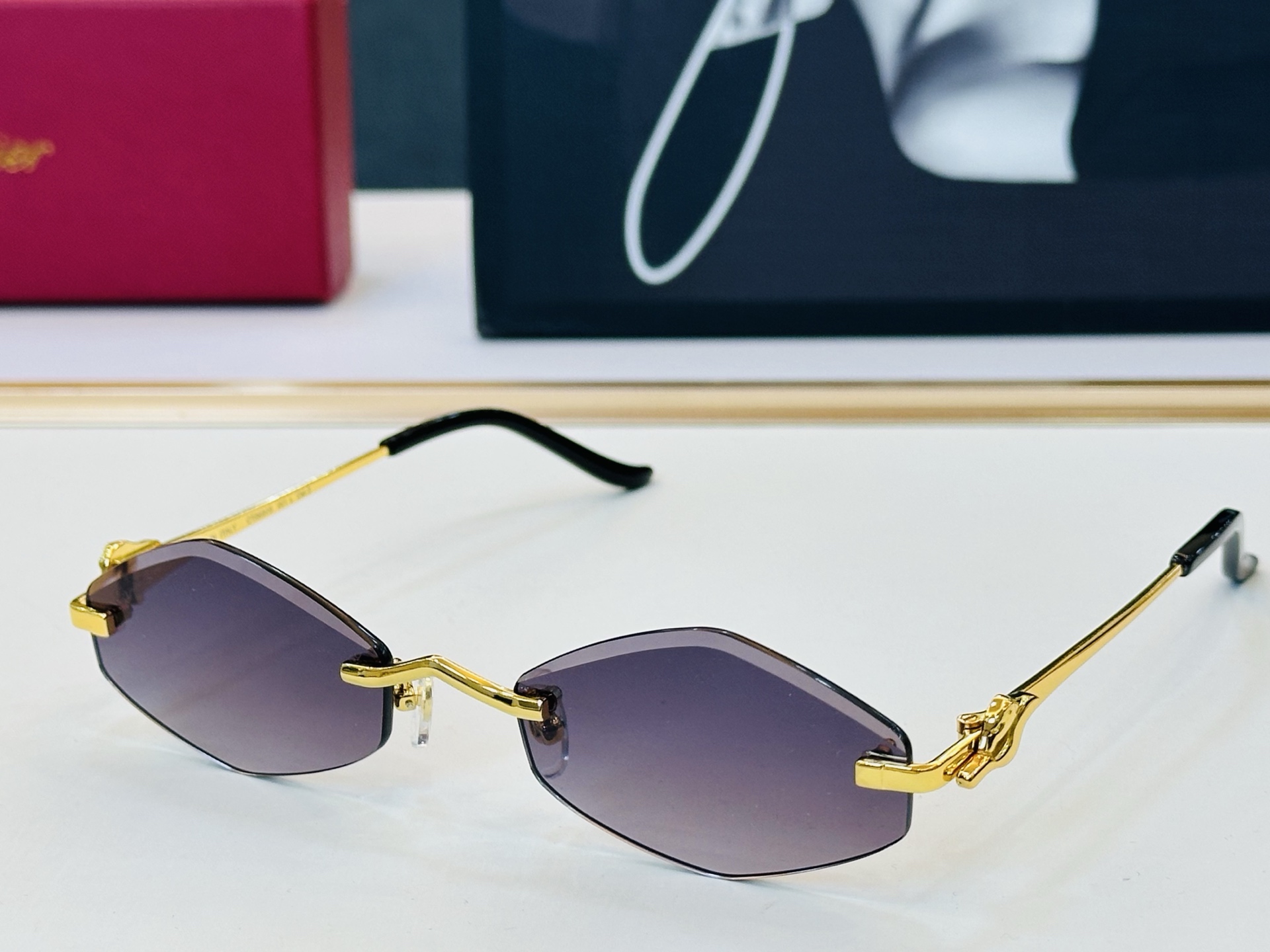 Cartie* 卡家 太阳镜 CT0680S Size：55口19-135 电镀工艺精湛气质十足！C男女