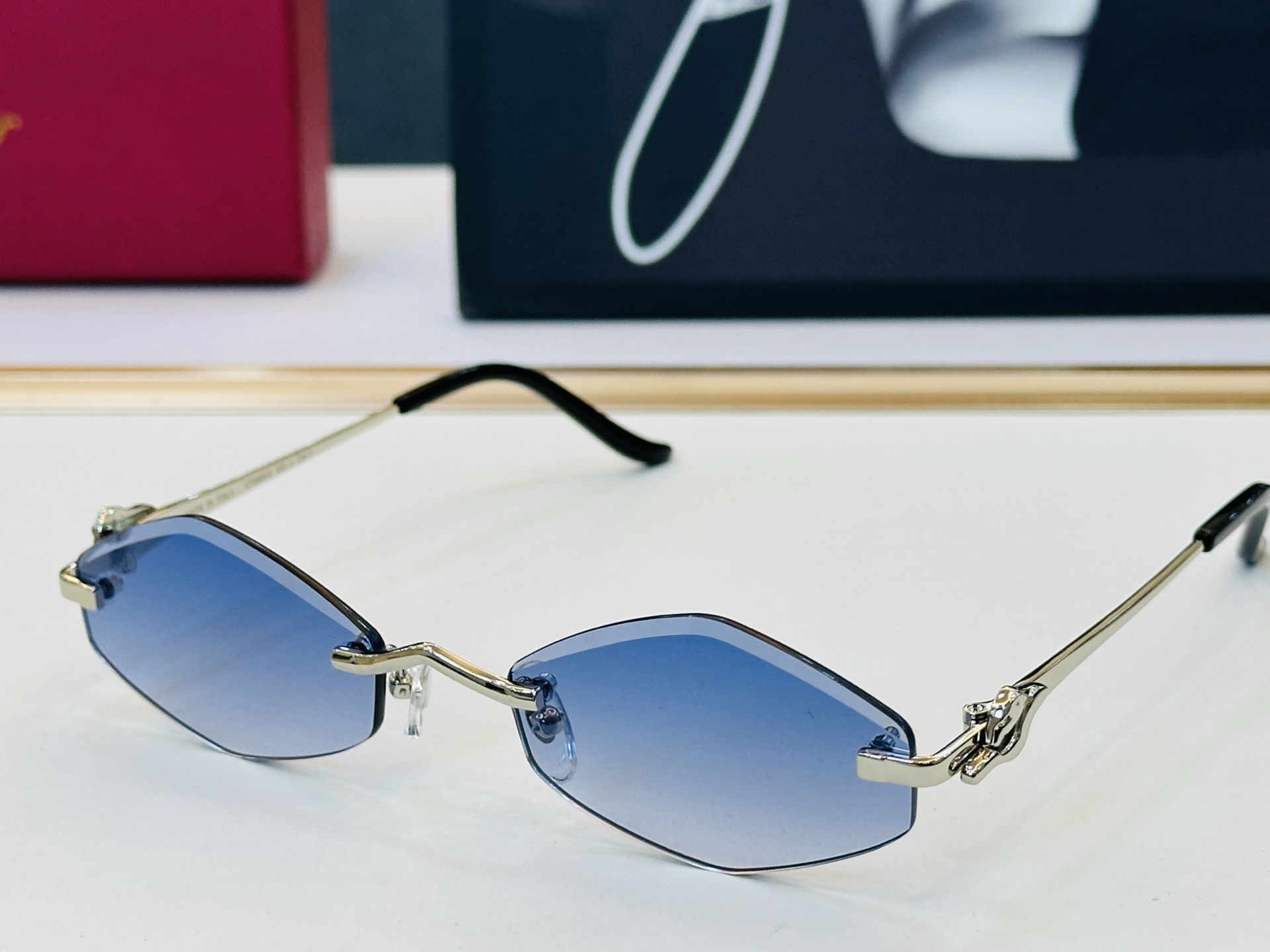 Cartie* 卡家 太阳镜 CT0680S Size：55口19-135 电镀工艺精湛气质十足！C男女