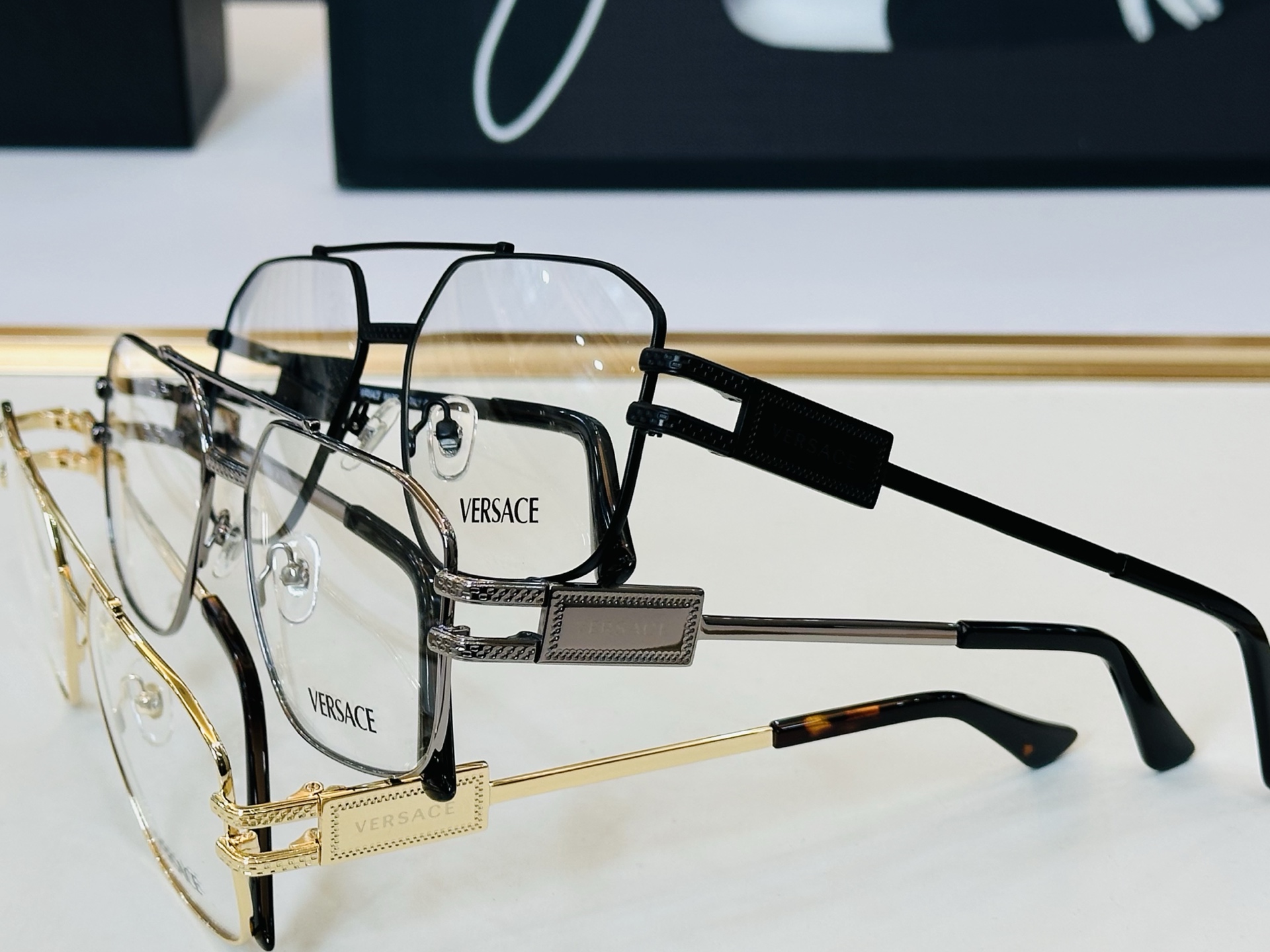 🎉🎉范思家 VERSACE✨✨✨MODEL：VE1302 Size：57口15-140 ✨L 有范