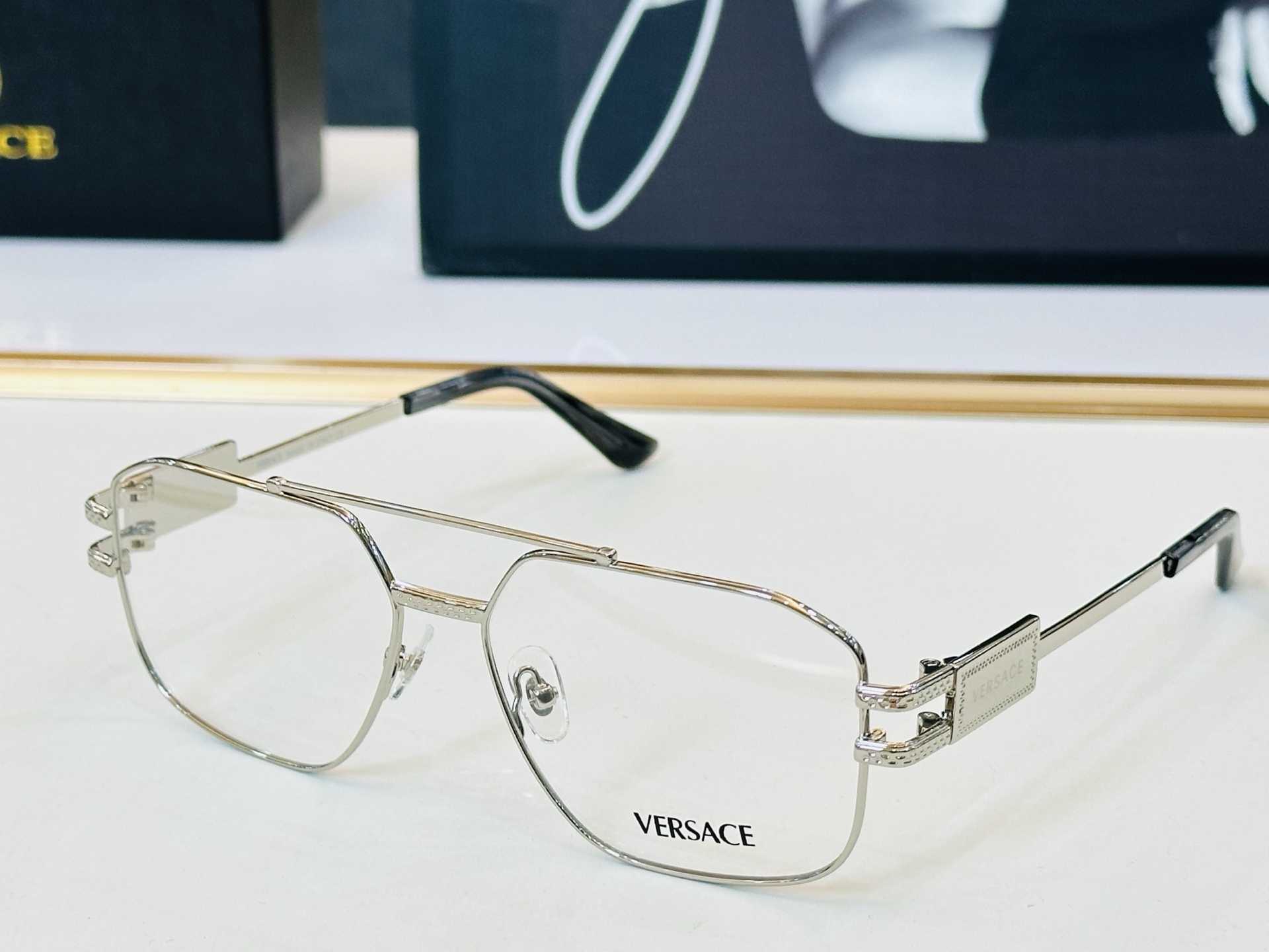 🎉🎉范思家 VERSACE✨✨✨MODEL：VE1302 Size：57口15-140 ✨L 有范