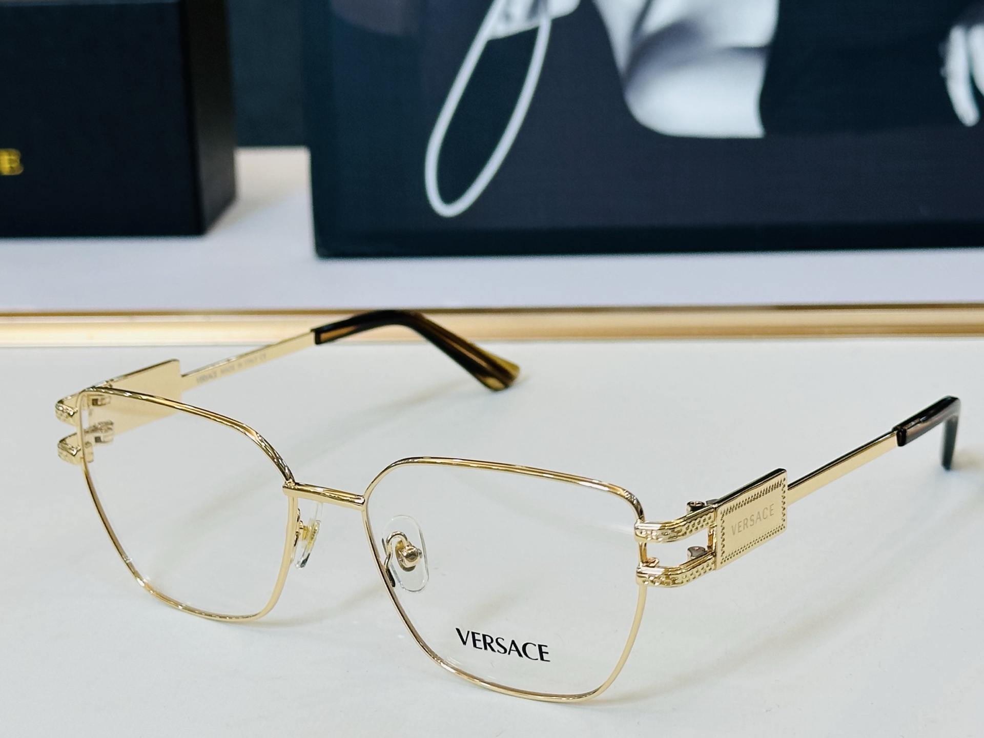 🎉🎉范思家 VERSACE✨✨✨MODEL：VE1301 Size：53口16-140 ✨L 有范