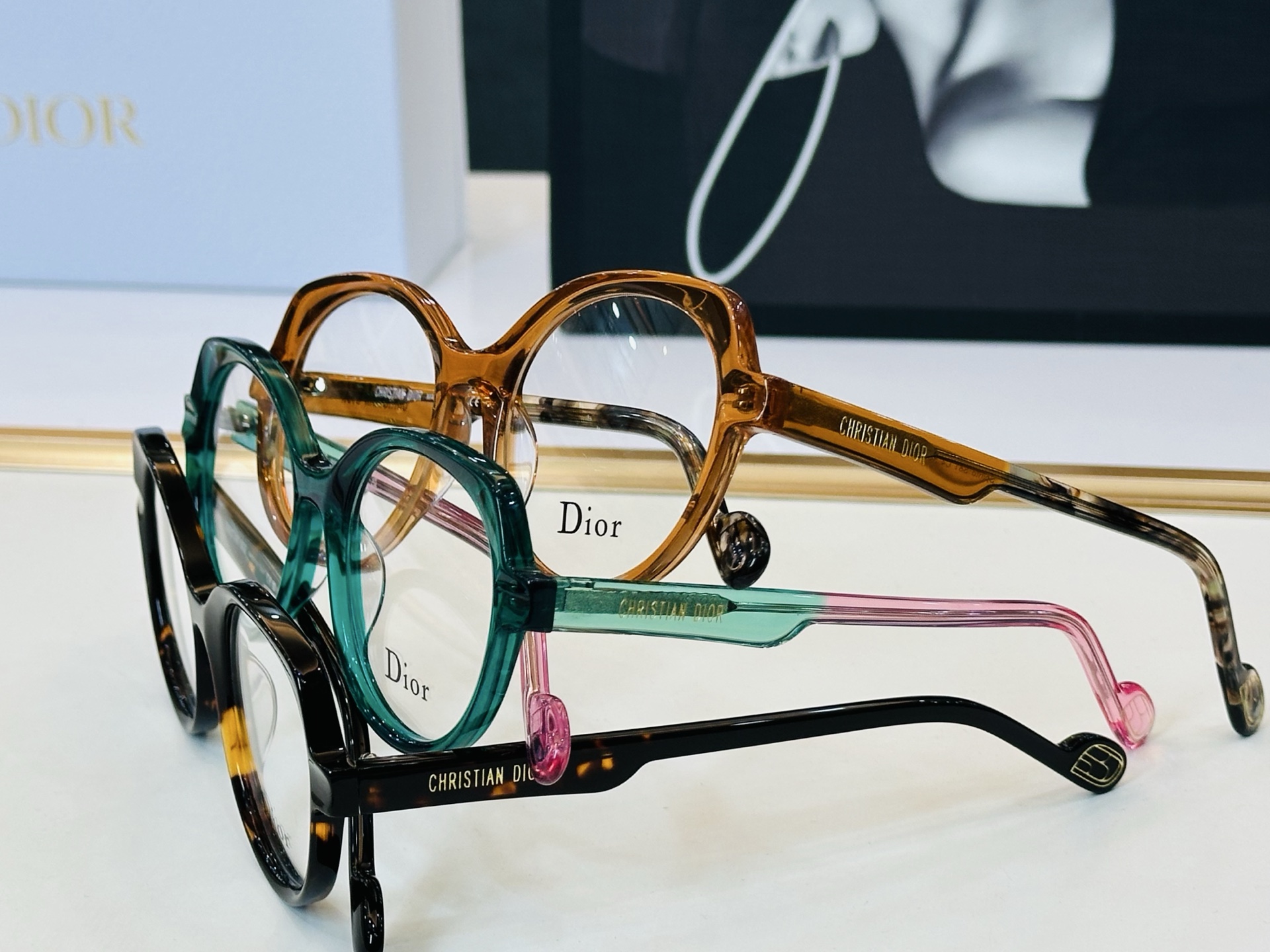 推荐 Dio* 迪家 S81 Size：54口18-145 时尚达人超爱💞 Z时尚百搭 配光架