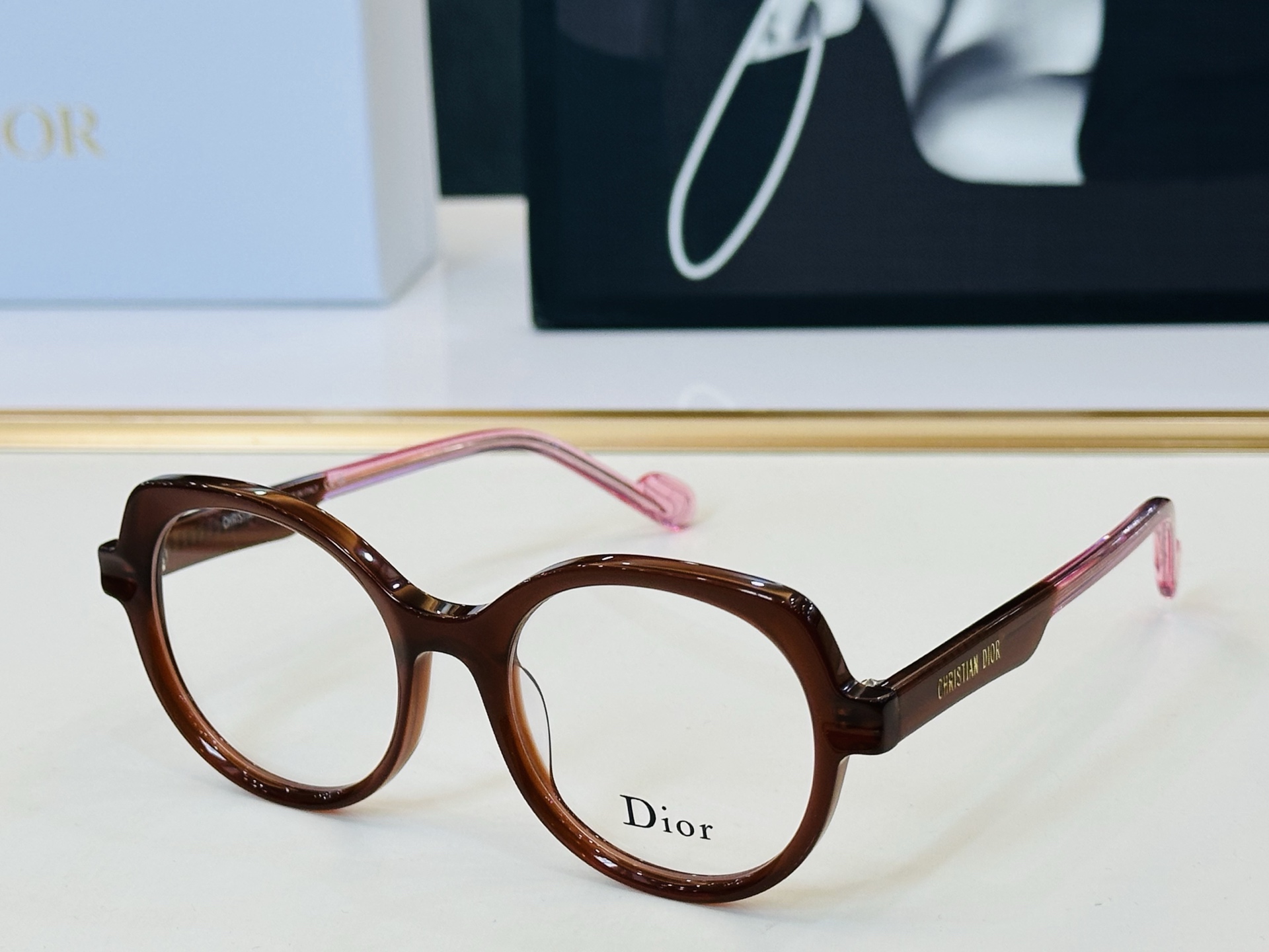 推荐 Dio* 迪家 S81 Size：54口18-145 时尚达人超爱💞 Z时尚百搭 配光架