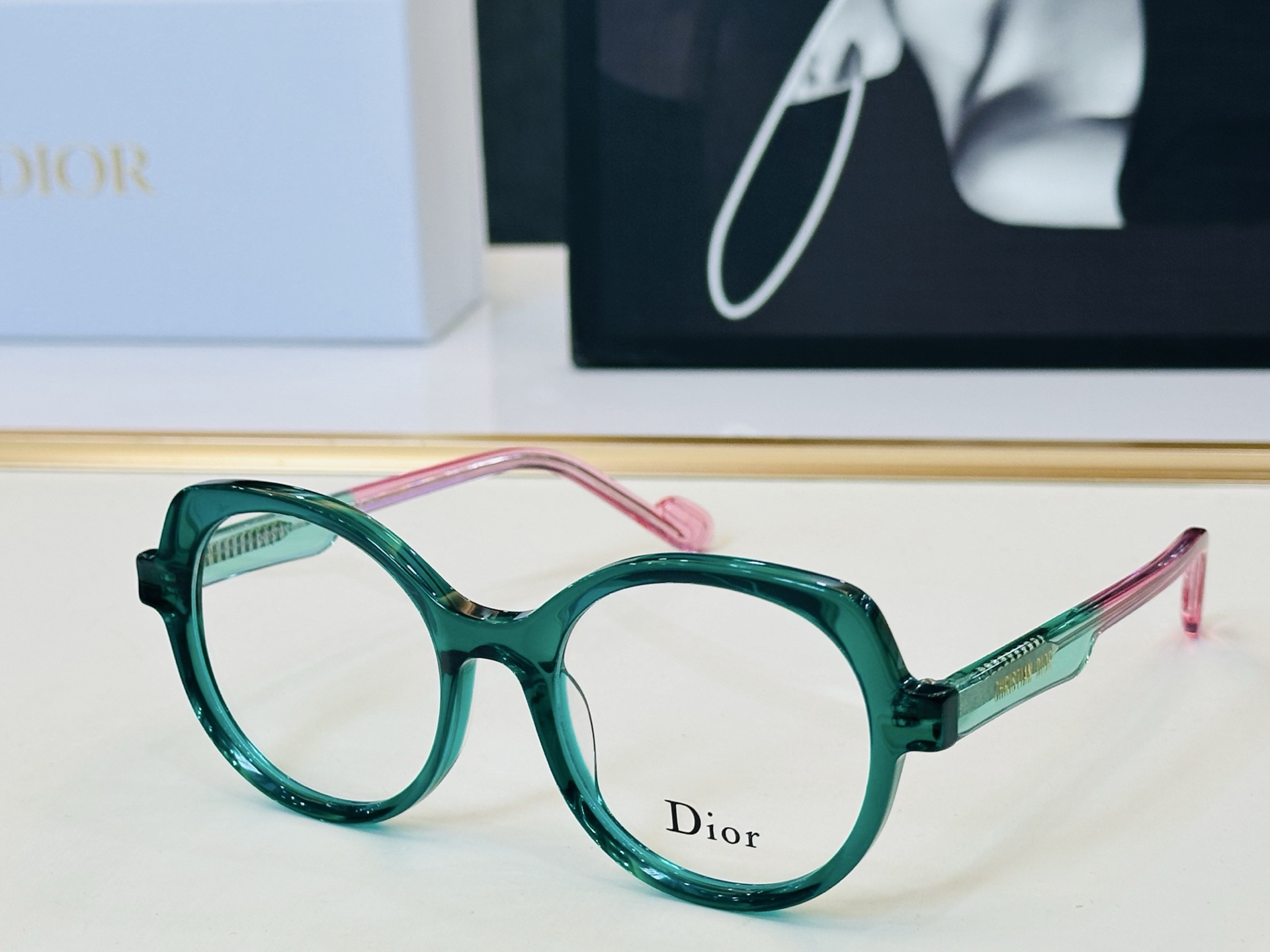 推荐 Dio* 迪家 S81 Size：54口18-145 时尚达人超爱💞 Z时尚百搭 配光架