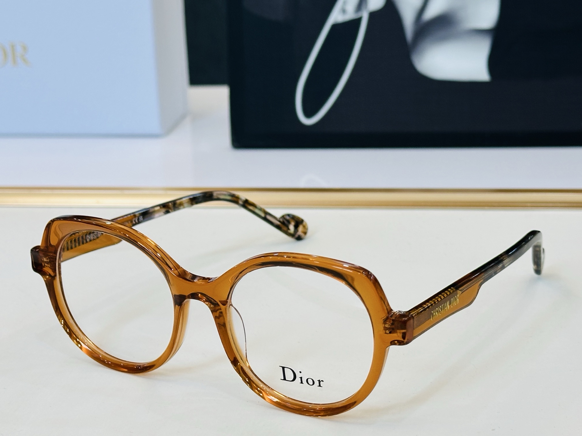 推荐 Dio* 迪家 S81 Size：54口18-145 时尚达人超爱💞 Z时尚百搭 配光架